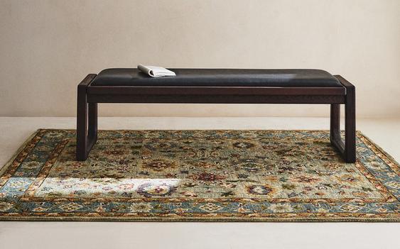 ВЪЛНЕН КИЛИМ С ЩАМПОВКА НА СИМЕТРИЧНИ ЦВЕТЯ