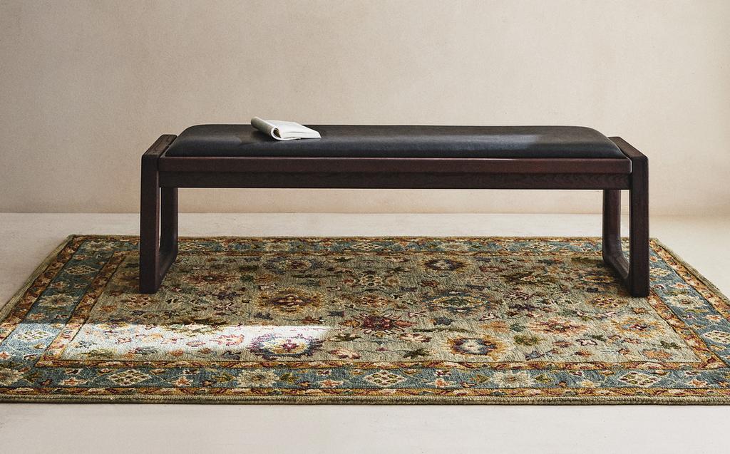 Wool symmetrical floral print rug