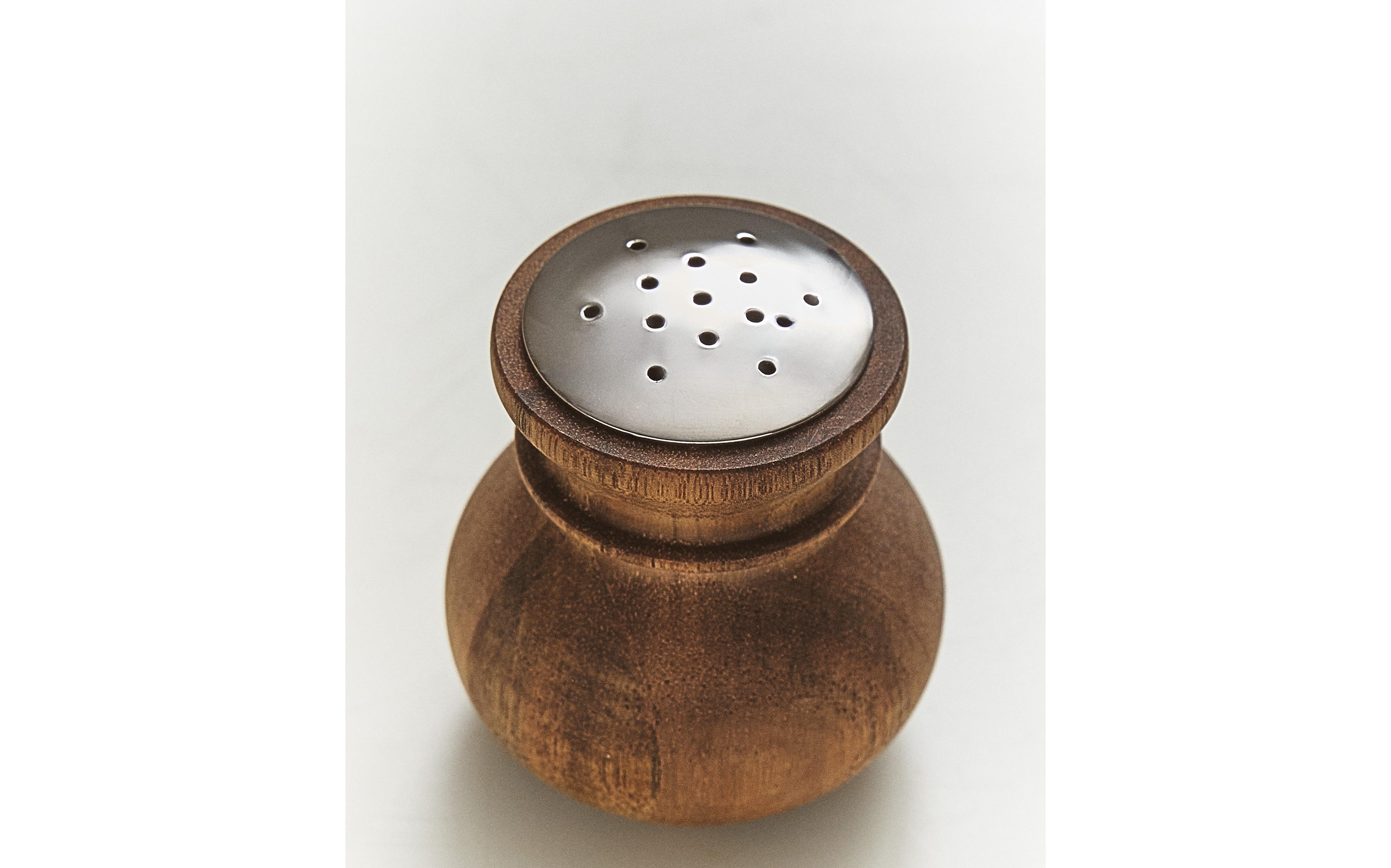 WOODEN SALT SHAKER product thumbnail 7