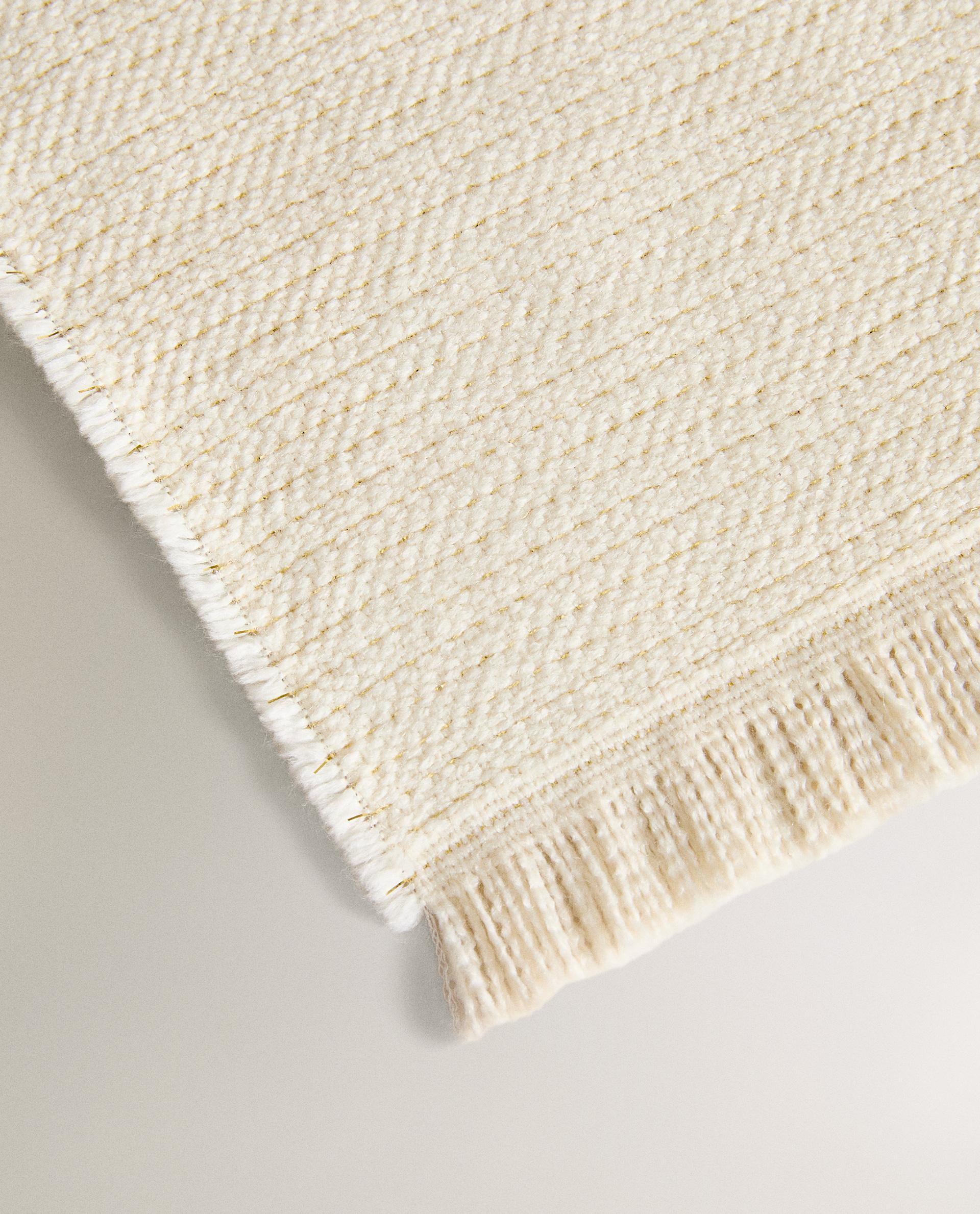 FRINGED BLANKET