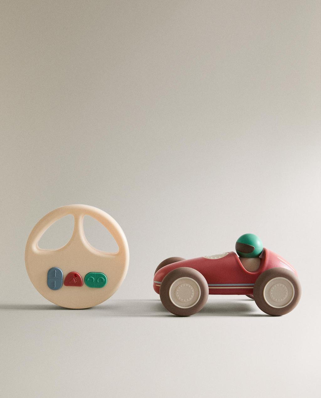 KIDS’ REMOTE CONTROL CAR TOY