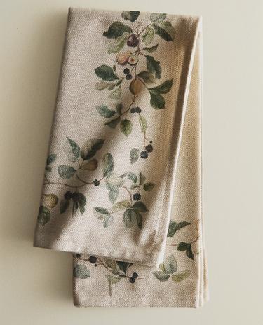 PACK OF FRUIT PRINT NAPKINS (PACK OF 2) PACK OF FRUIT PRINT NAPKINS (PACK OF 2)