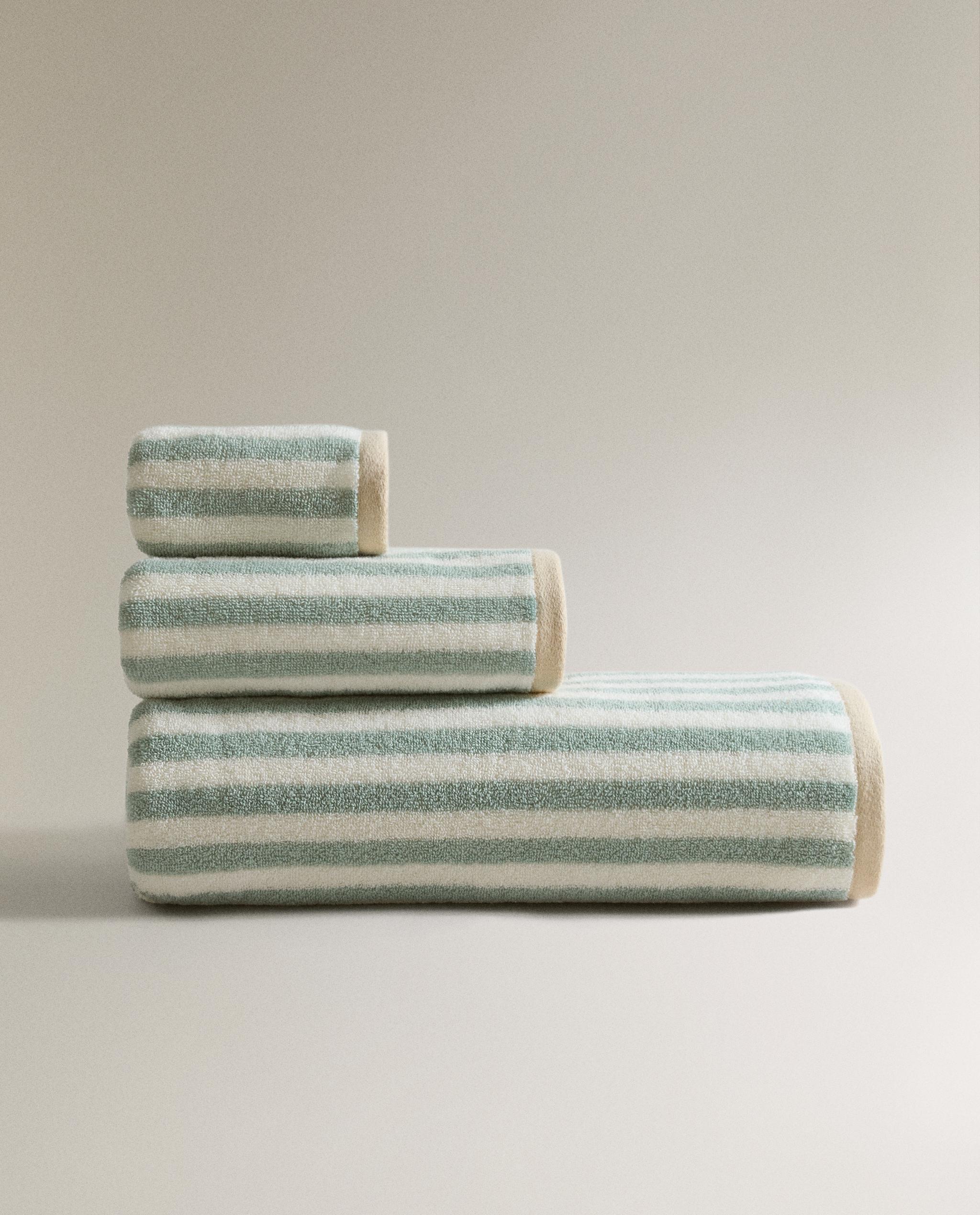 REVERSIBLE STRIPED BATH TOWEL product thumbnail 4