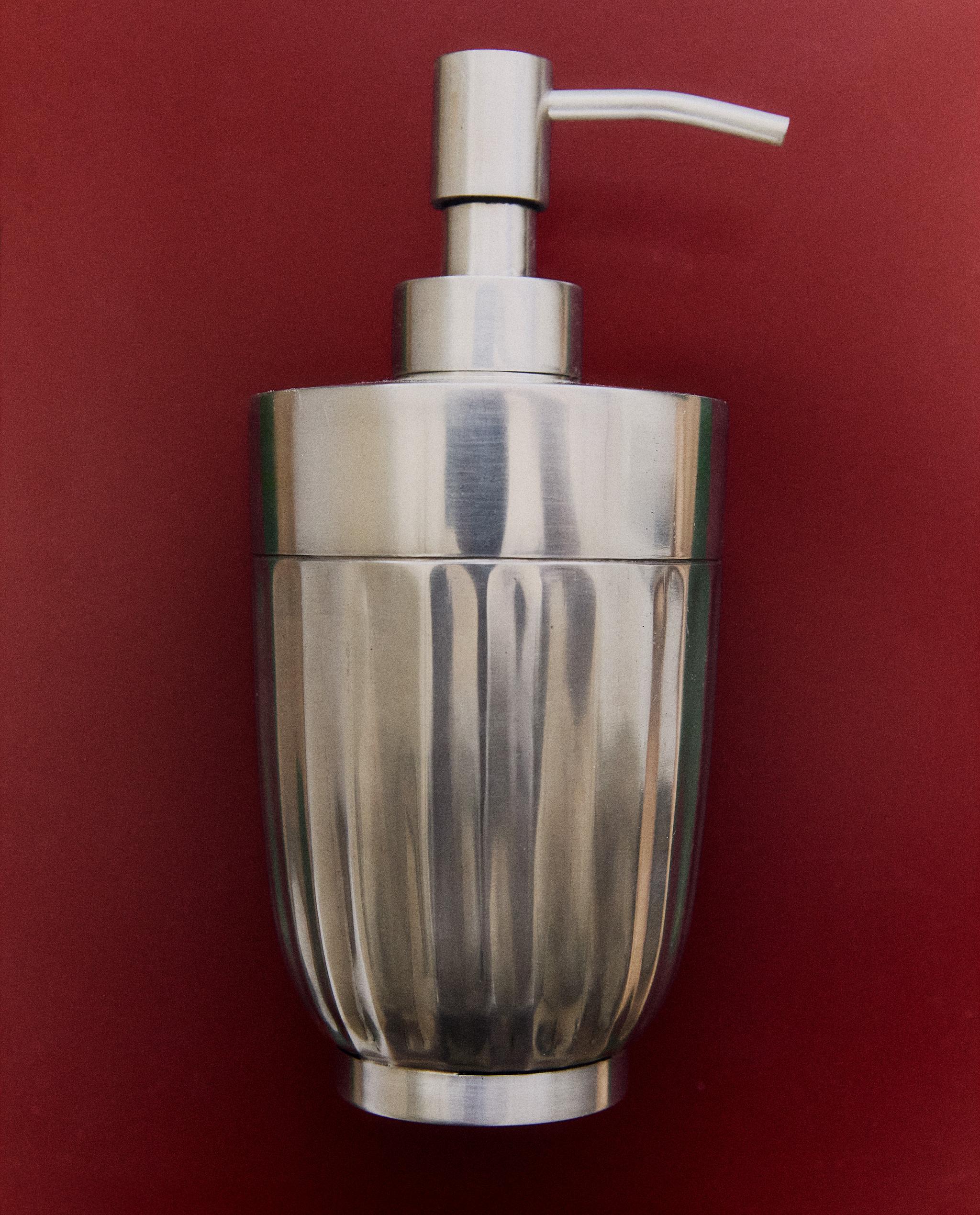 WAVY METAL BATHROOM SET product thumbnail 11