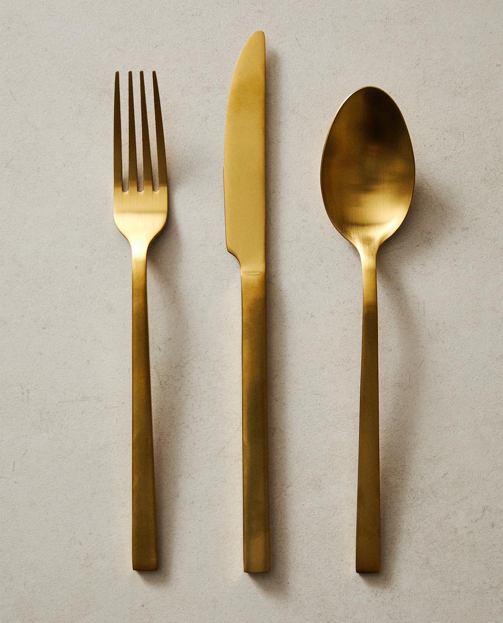 3-PIECE GOLDEN STEEL CUTLERY SET 3-PIECE GOLDEN STEEL CUTLERY SET