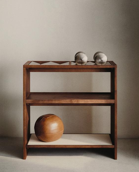 STORAGE UNIT AND DUMBBELL STAND