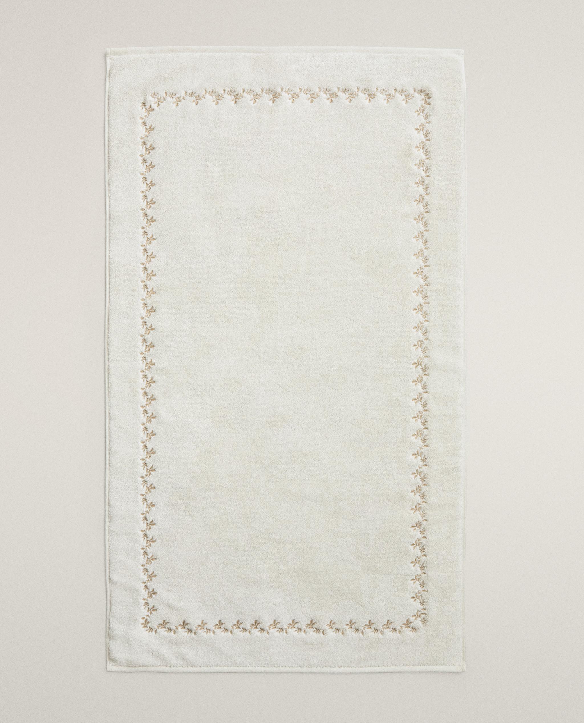 BATH MAT WITH PLANT EMBROIDERY product thumbnail 6