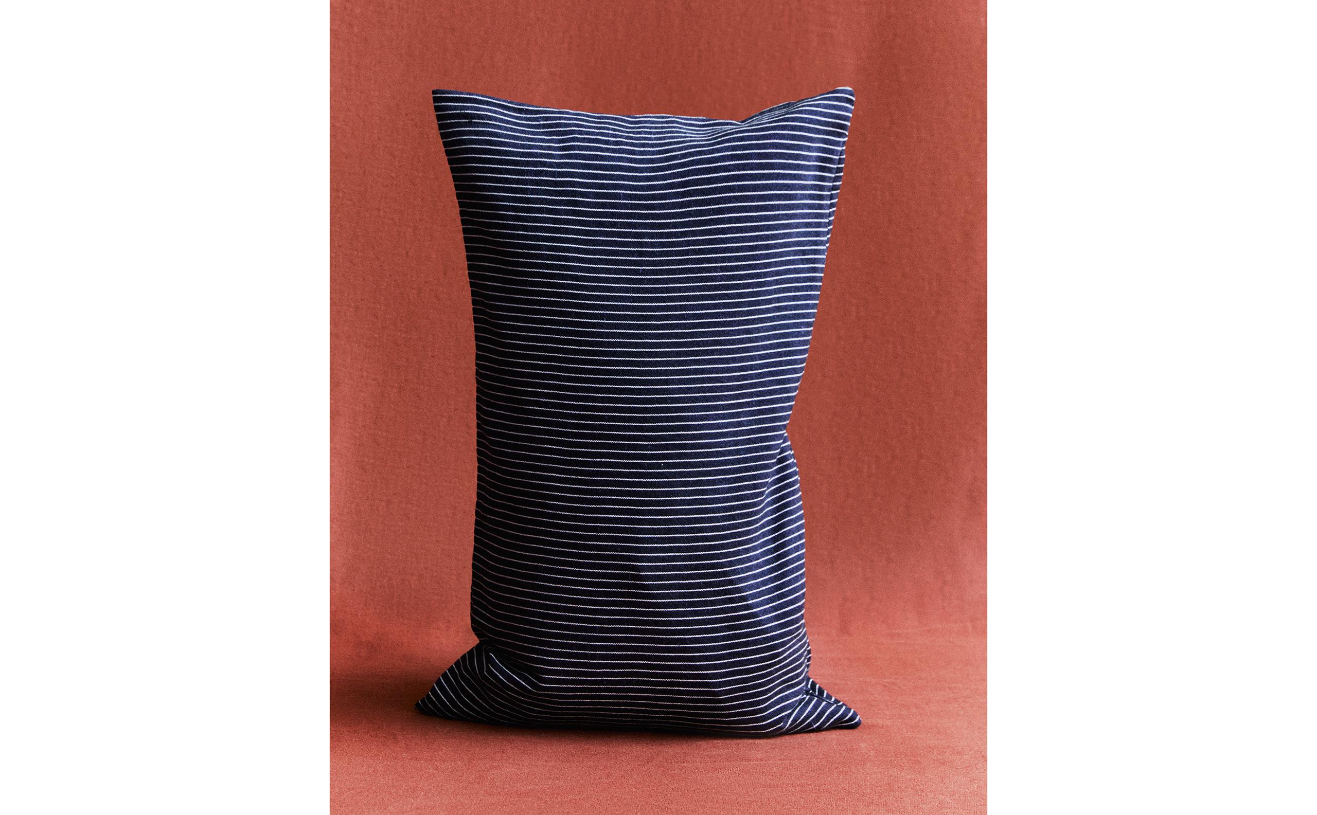 ソファとリビングルームの装飾クッション | Zara Home 日本/Japan