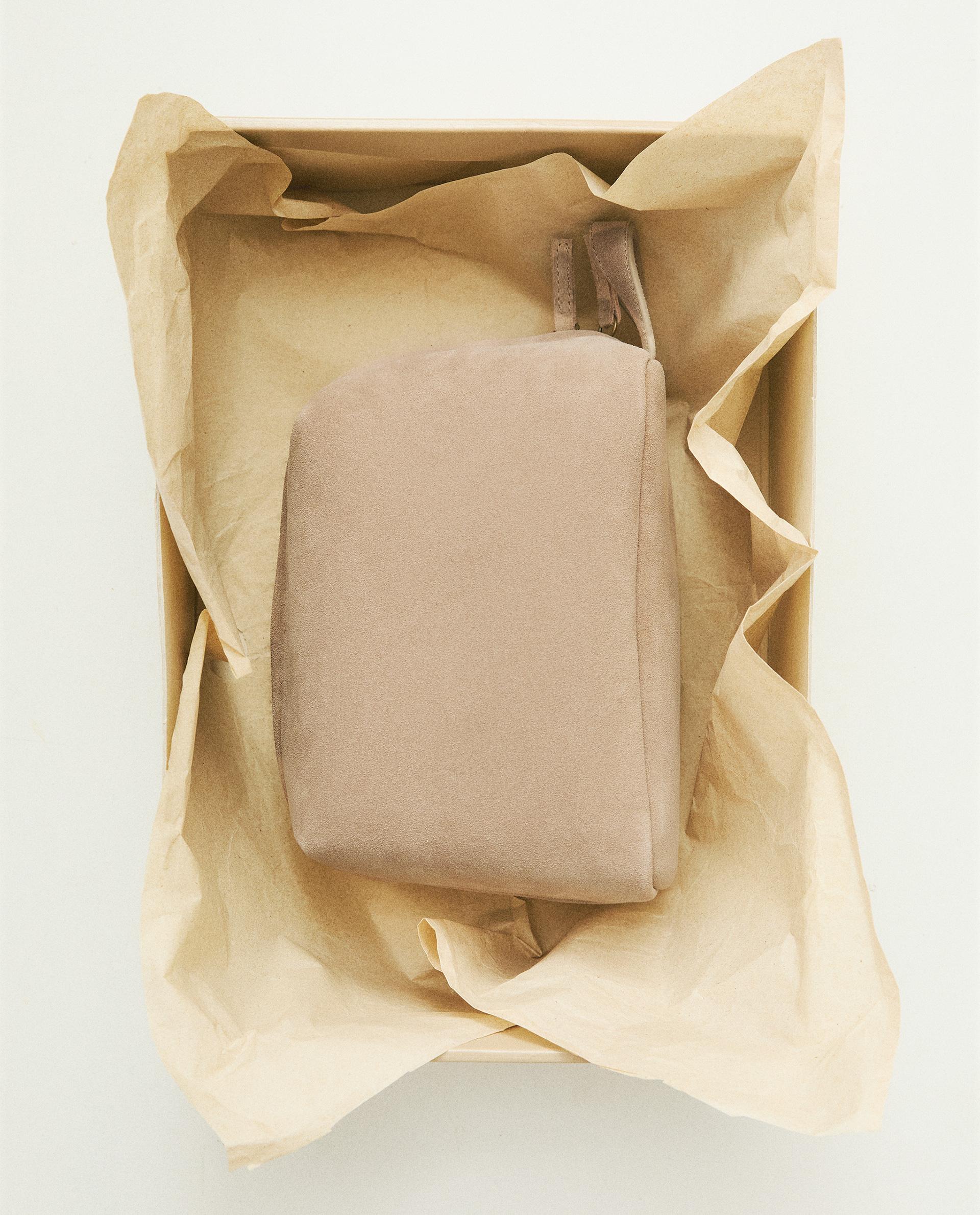 TROUSSE DE TOILETTE CROÛTE DE CUIR FORMAT MOYEN TROUSSE DE TOILETTE CROÛTE DE CUIR FORMAT MOYEN