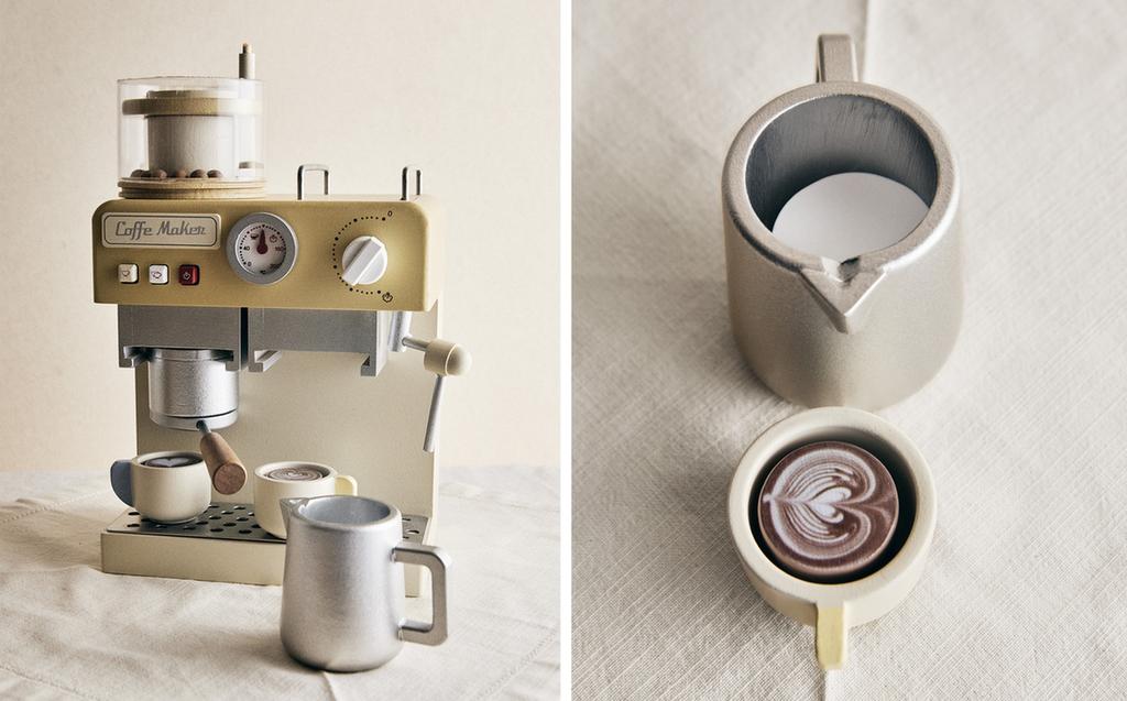 KIDS' TOY COFFEE MAKER