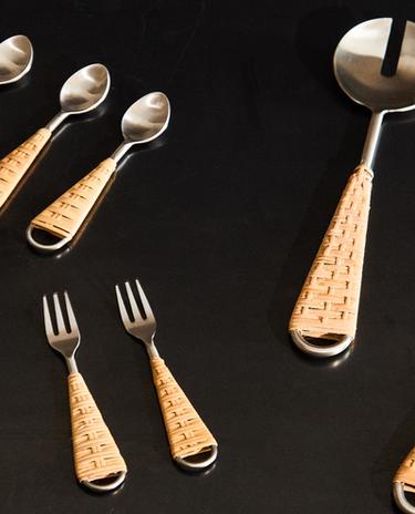 FLATWARE WITH RATTAN HANDLE