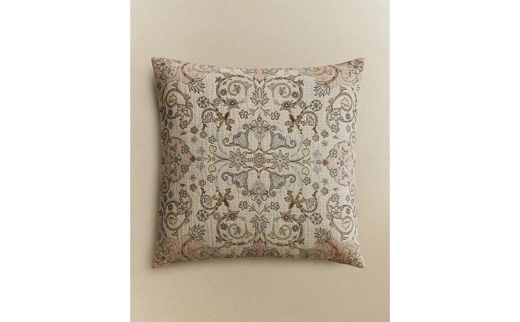 غلاف وسادة جاكار غلاف وسادة جاكار