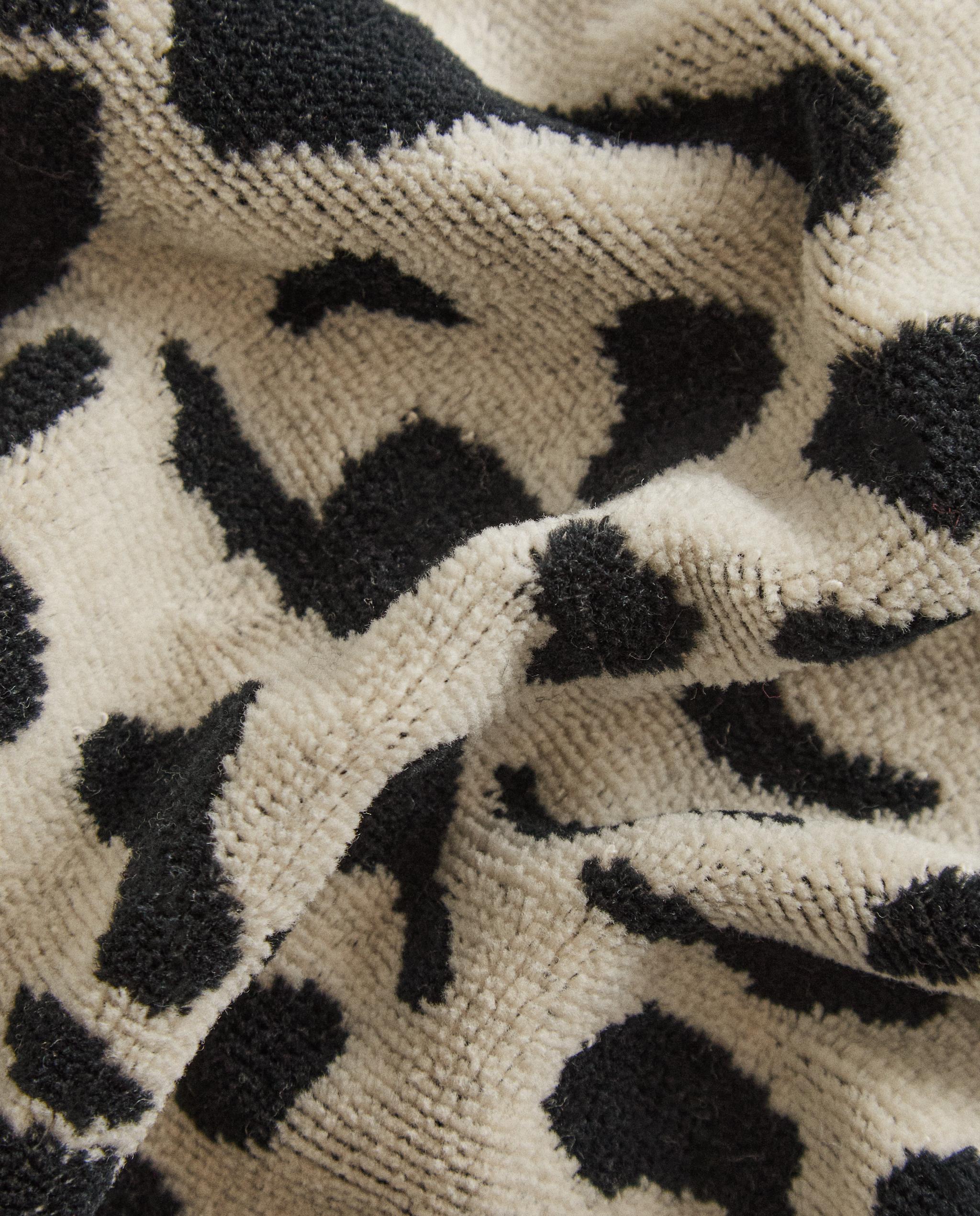 PACK OF ANIMAL PRINT VELOUR HAND TOWELS (PACK OF 3) product thumbnail 7