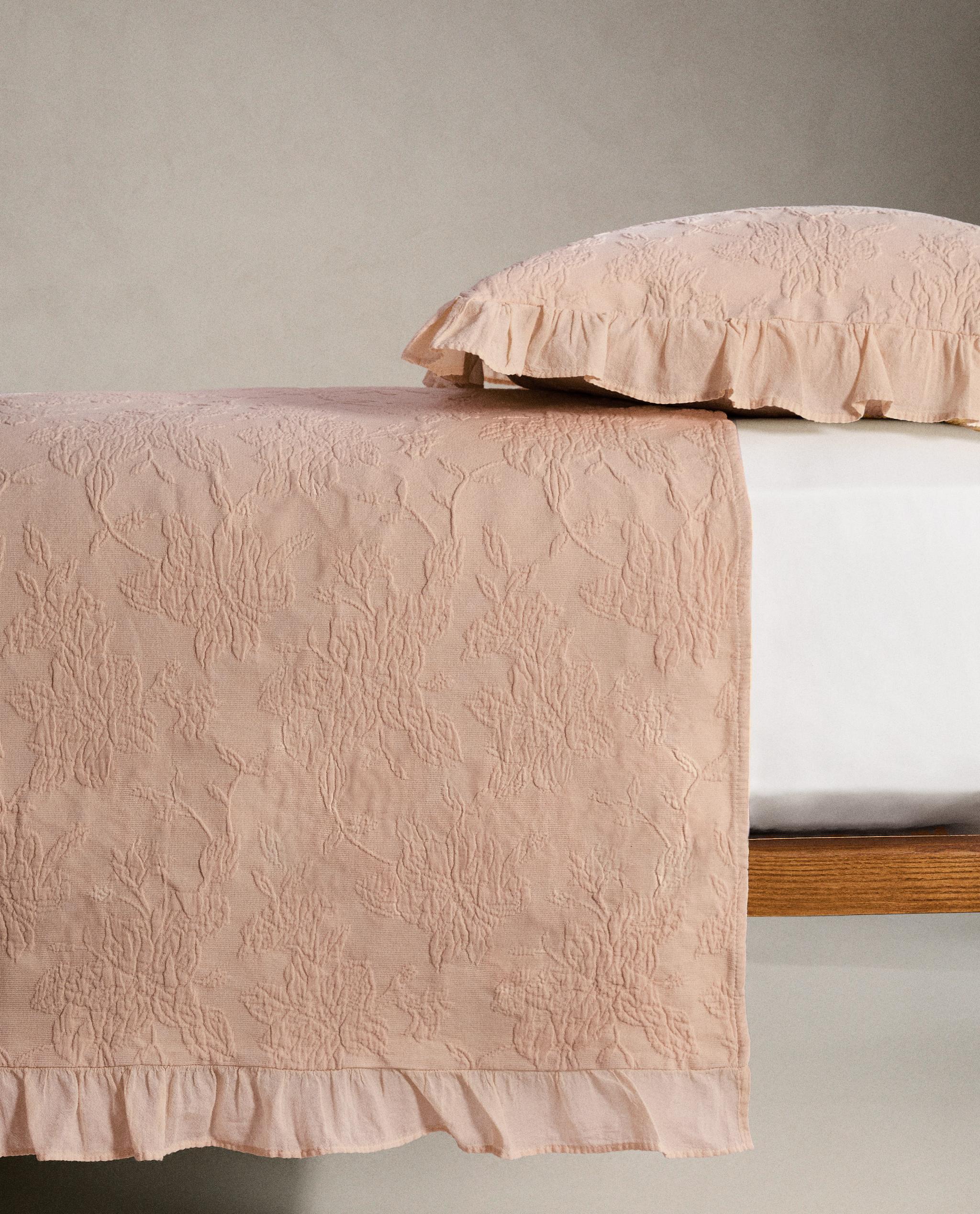 ジャカードのフリル付きベッドカバー | Zara Home 日本/Japan