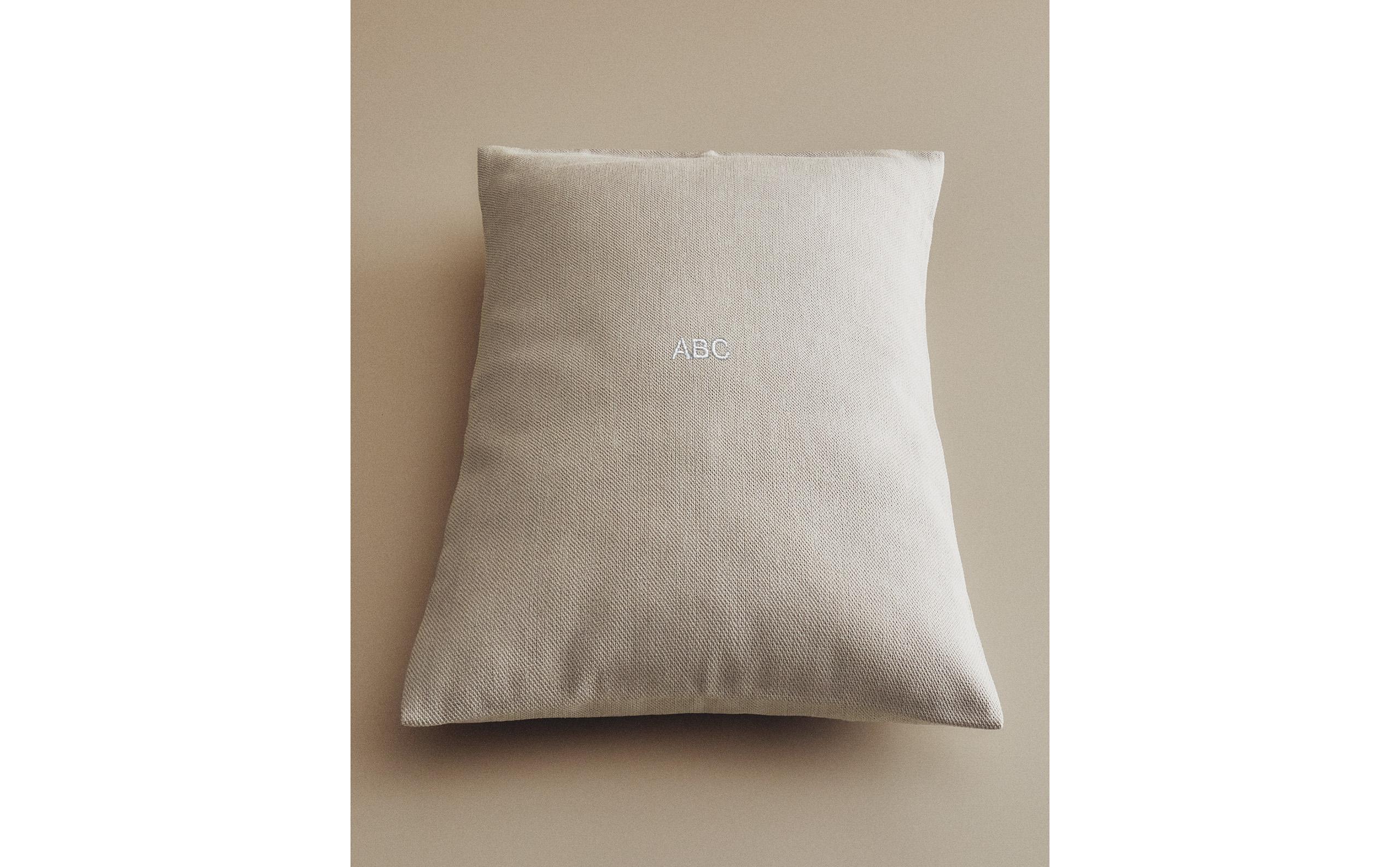 クッションカバー ZARAHOME  Cushion Cover オーバーロック クッションカバー | Zara Home 日本/Japan