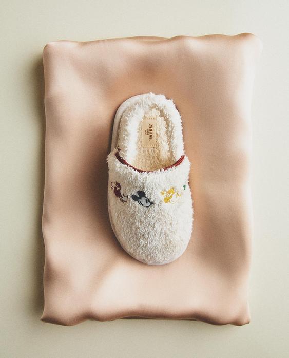 KIDS' MICKEY & MINNIE ©DISNEY BATH TOWEL SLIPPERS KIDS' MICKEY & MINNIE ©DISNEY BATH TOWEL SLIPPERS