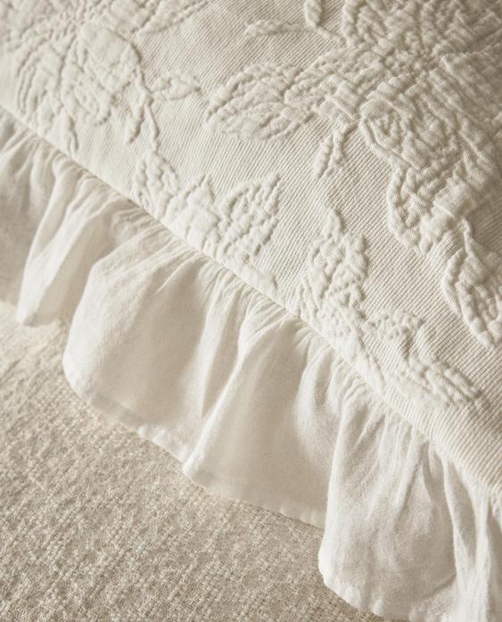 VÀNOVA JACQUARD VOLANT