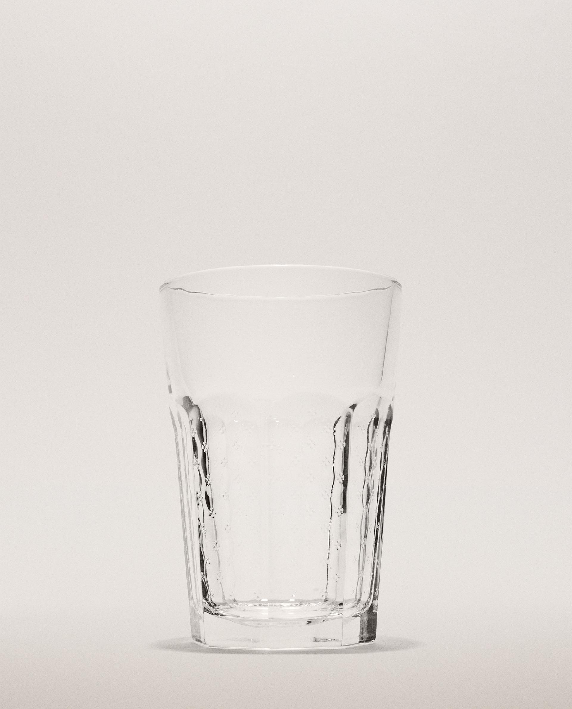 RAISED FLORAL DESIGN GLASS TUMBLER RAISED FLORAL DESIGN GLASS TUMBLER