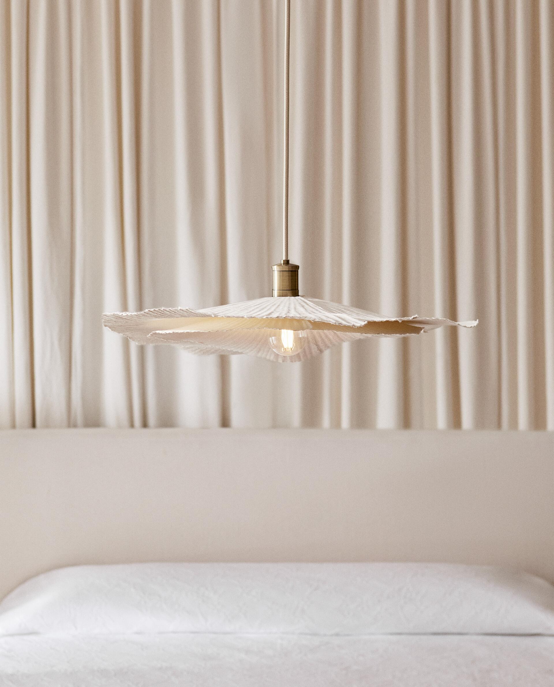 MEDIUM FLOWER CEILING LAMP product thumbnail 16