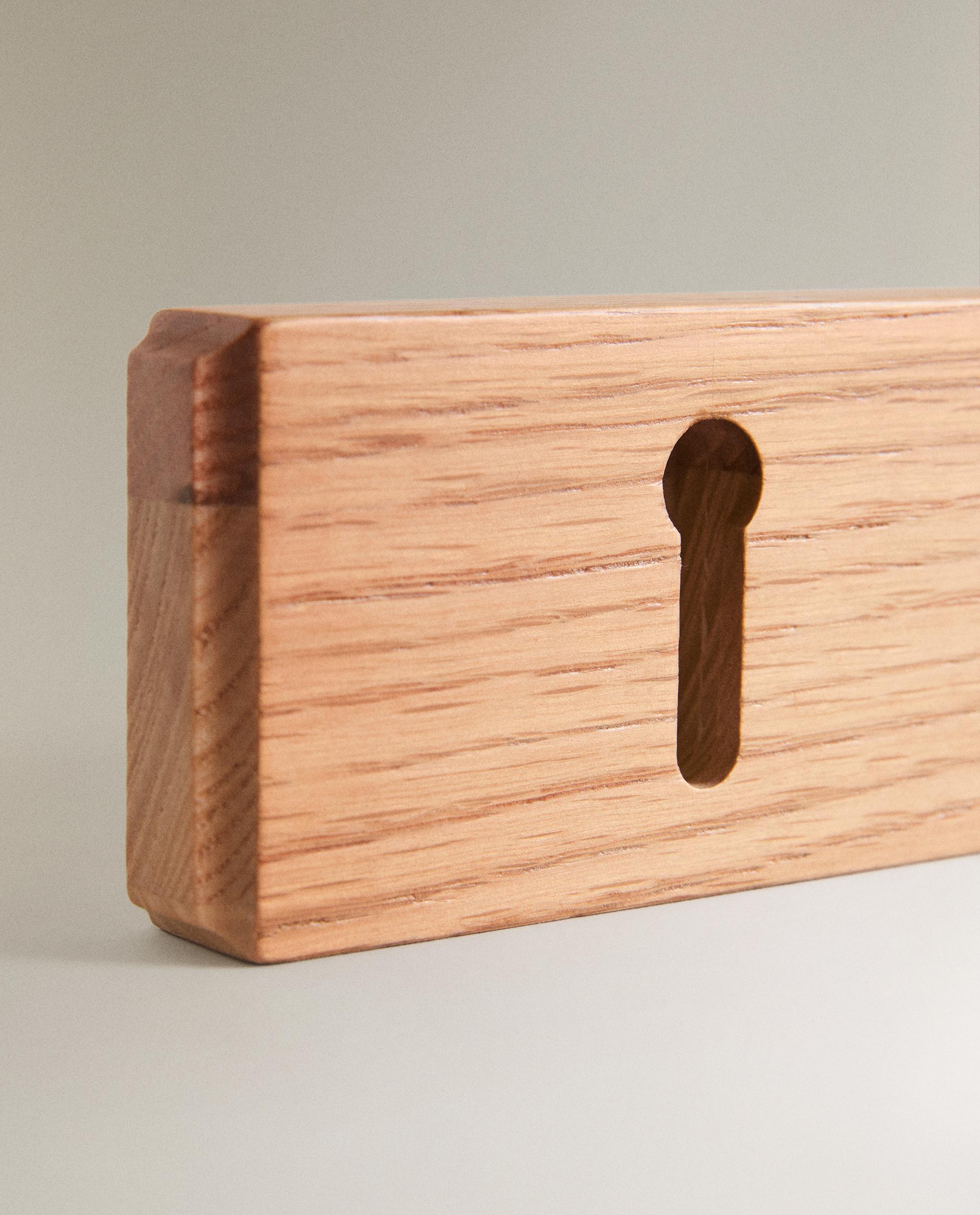 MAGNETIC OAK KNIFE BLOCK product thumbnail 3