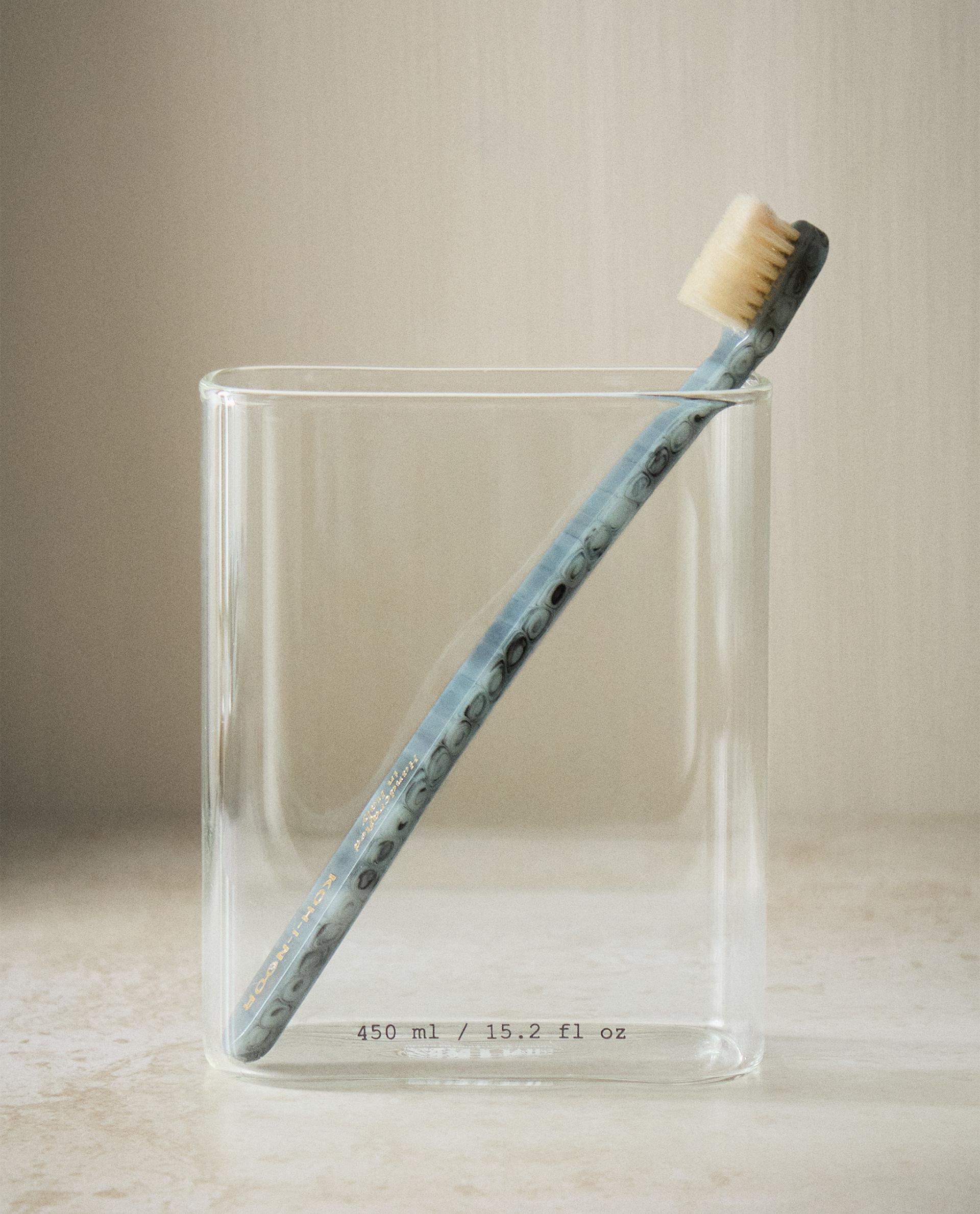BOROSILICATE TOOTHBRUSH HOLDER WITH LETTERS BOROSILICATE TOOTHBRUSH HOLDER WITH LETTERS