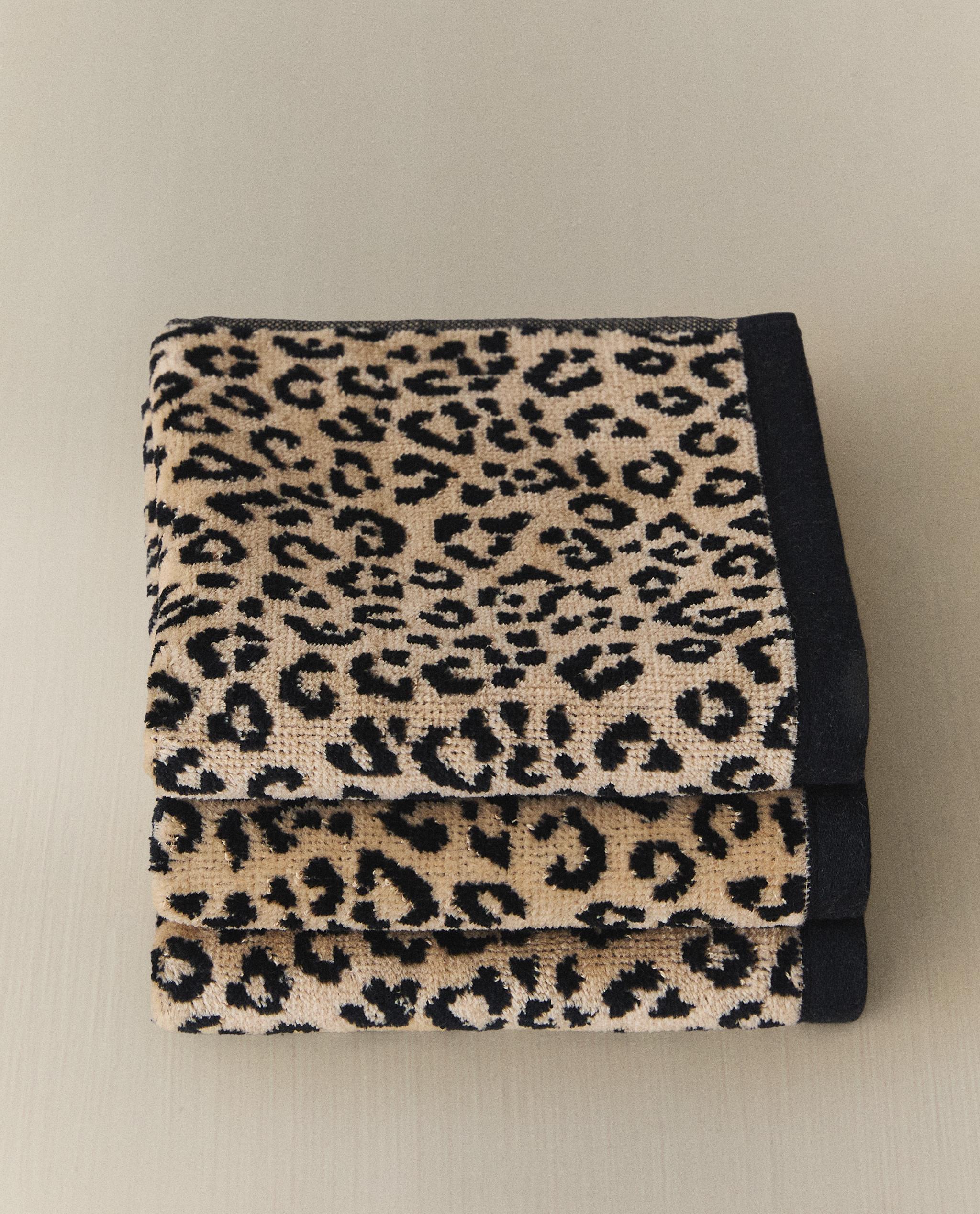 PACK OF ANIMAL PRINT VELOUR HAND TOWELS (PACK OF 3) product thumbnail 8