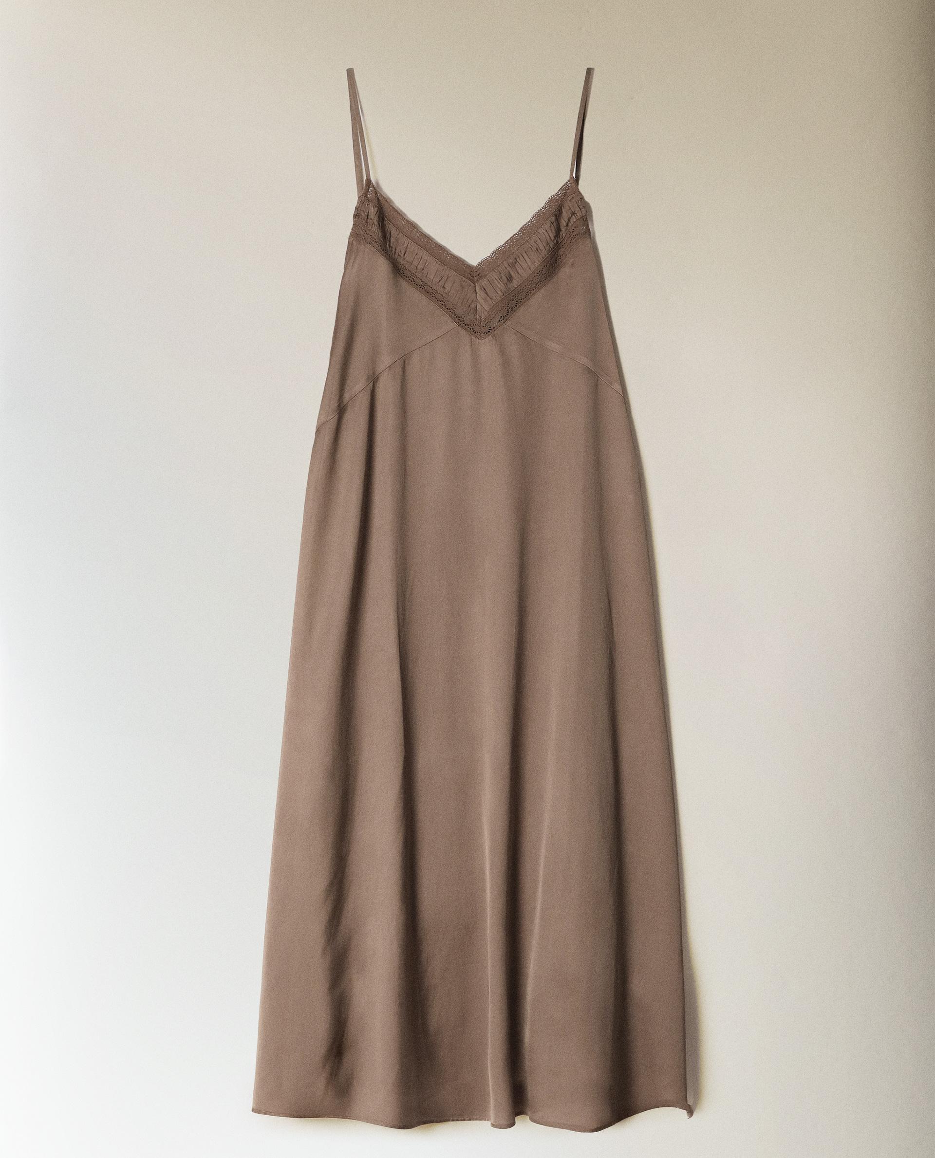 ZARA  コットンナイトドレス 刺繍入り 4175/121 EMBROIDERED COTTON NIGHTGOWN | Zara Home United States of