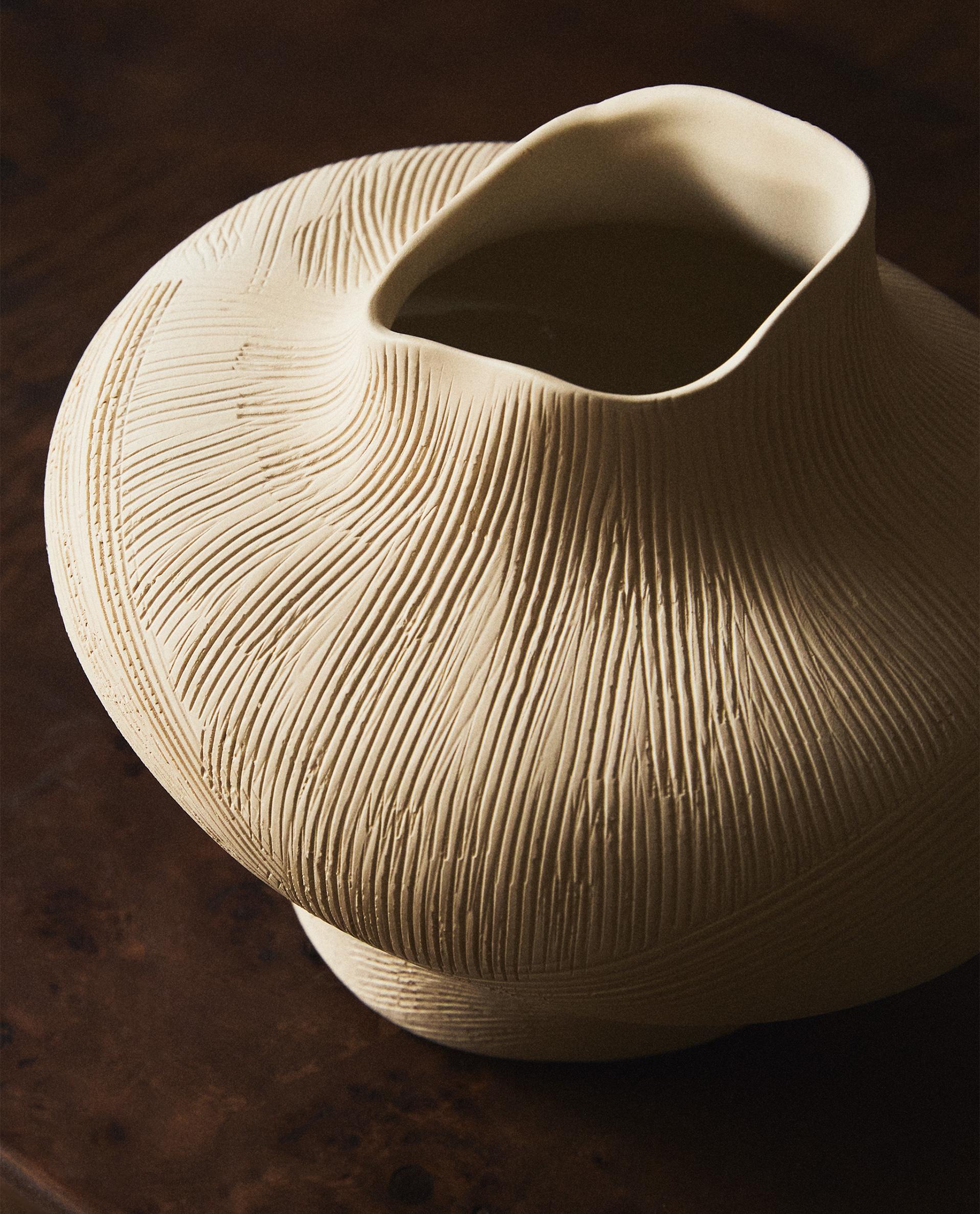 IRREGULAR CERAMIC VASE product thumbnail 4