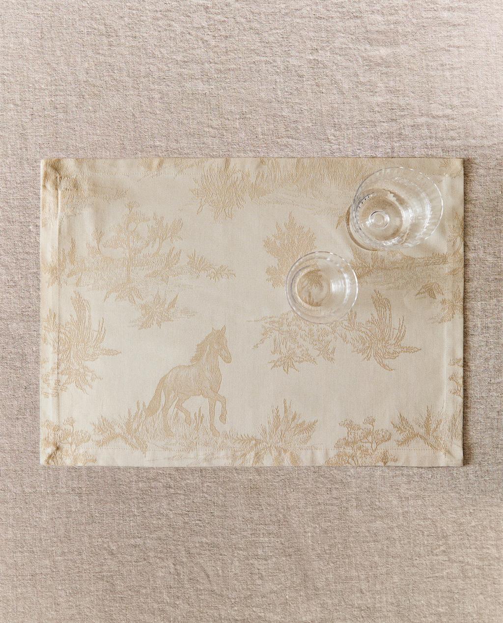 SET DE TABLE JACQUARD CHEVAL