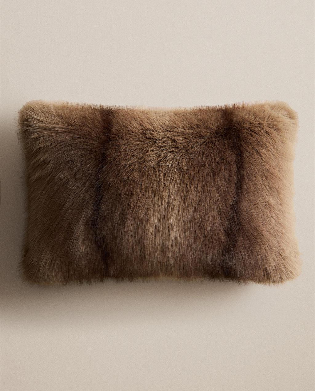 Zara Home Zolaqlı xəz yastıq üzü