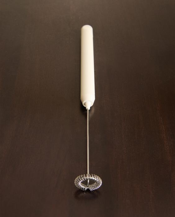 ROESTVRIJSTALEN MELKOPSCHUIMER ROESTVRIJSTALEN MELKOPSCHUIMER