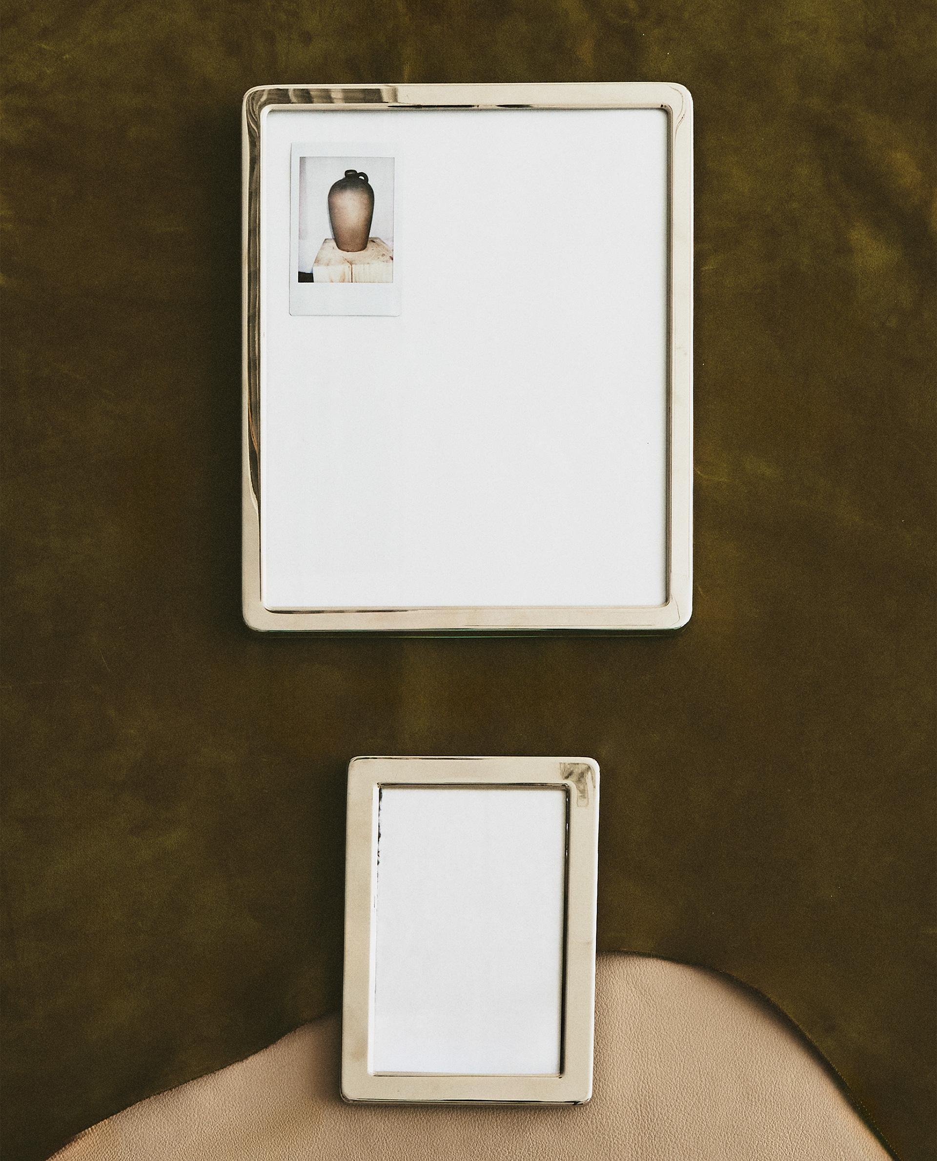 METAL PICTURE FRAME WITH ROUNDED CORNERS - BESTSELLERS - HOME DECOR | Zara Home United States of America | Zara Home United States of America