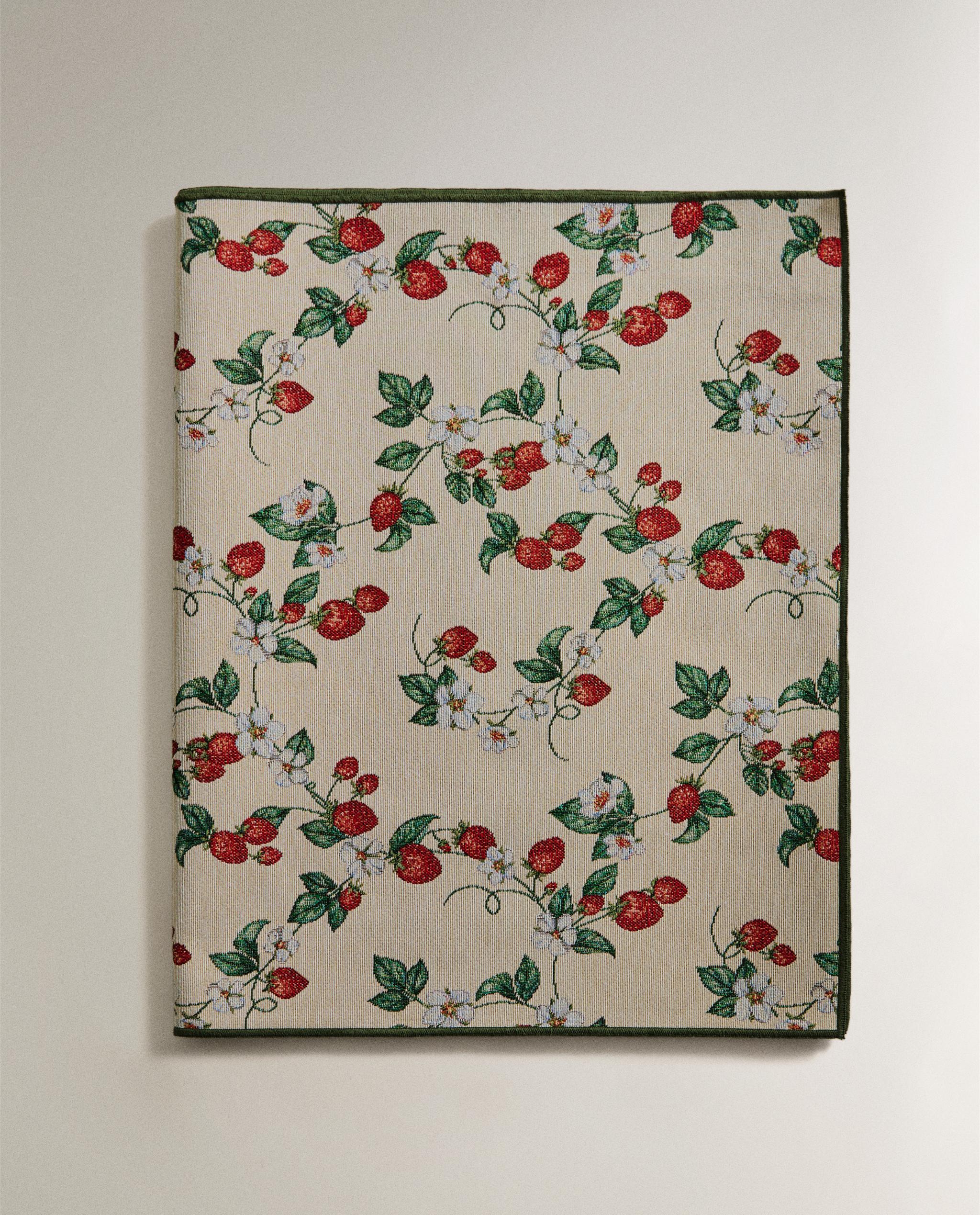STRAWBERRY JACQUARD TABLE RUNNER product thumbnail 7