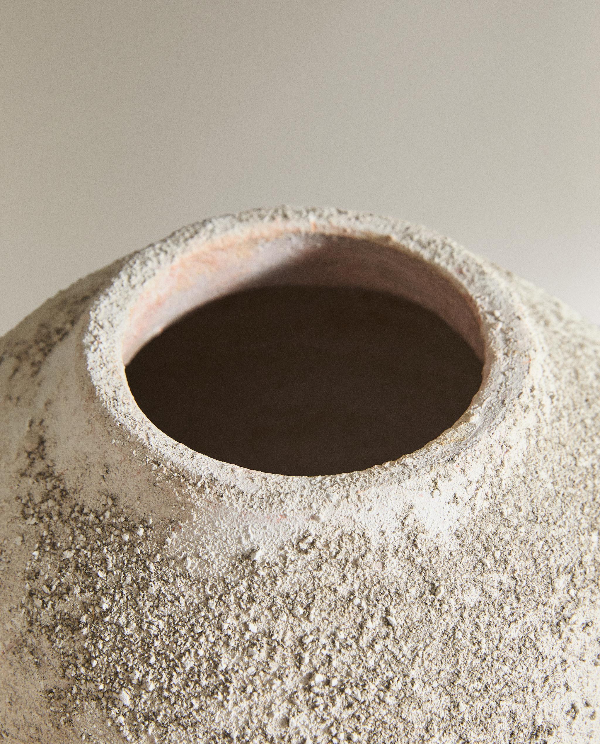 CERAMIC VASE