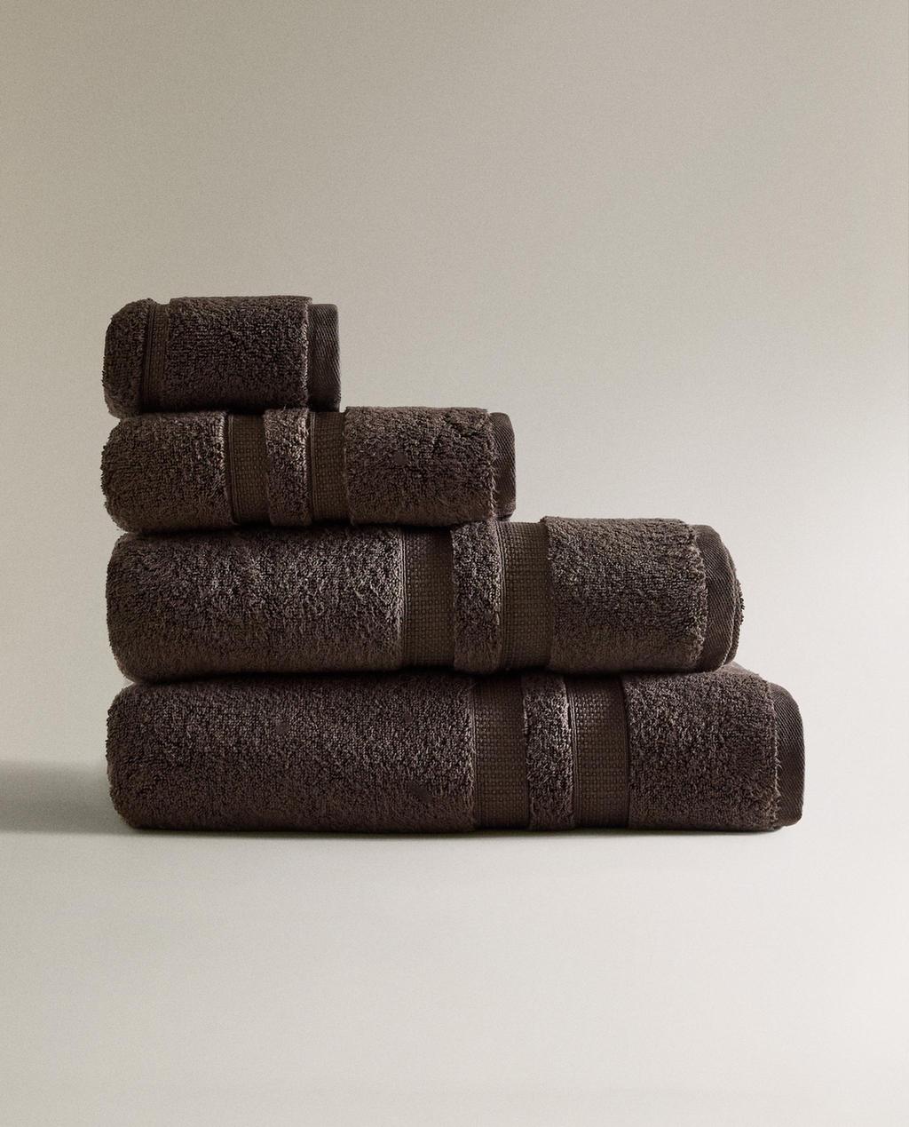 EXTRA WEICHES HANDTUCH MIT DOPPELTER BORTE EXTRA WEICHES HANDTUCH MIT DOPPELTER BORTE