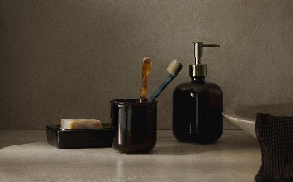 BROWN GLASS BATHROOM ACCESSORIES BROWN GLASS BATHROOM ACCESSORIES