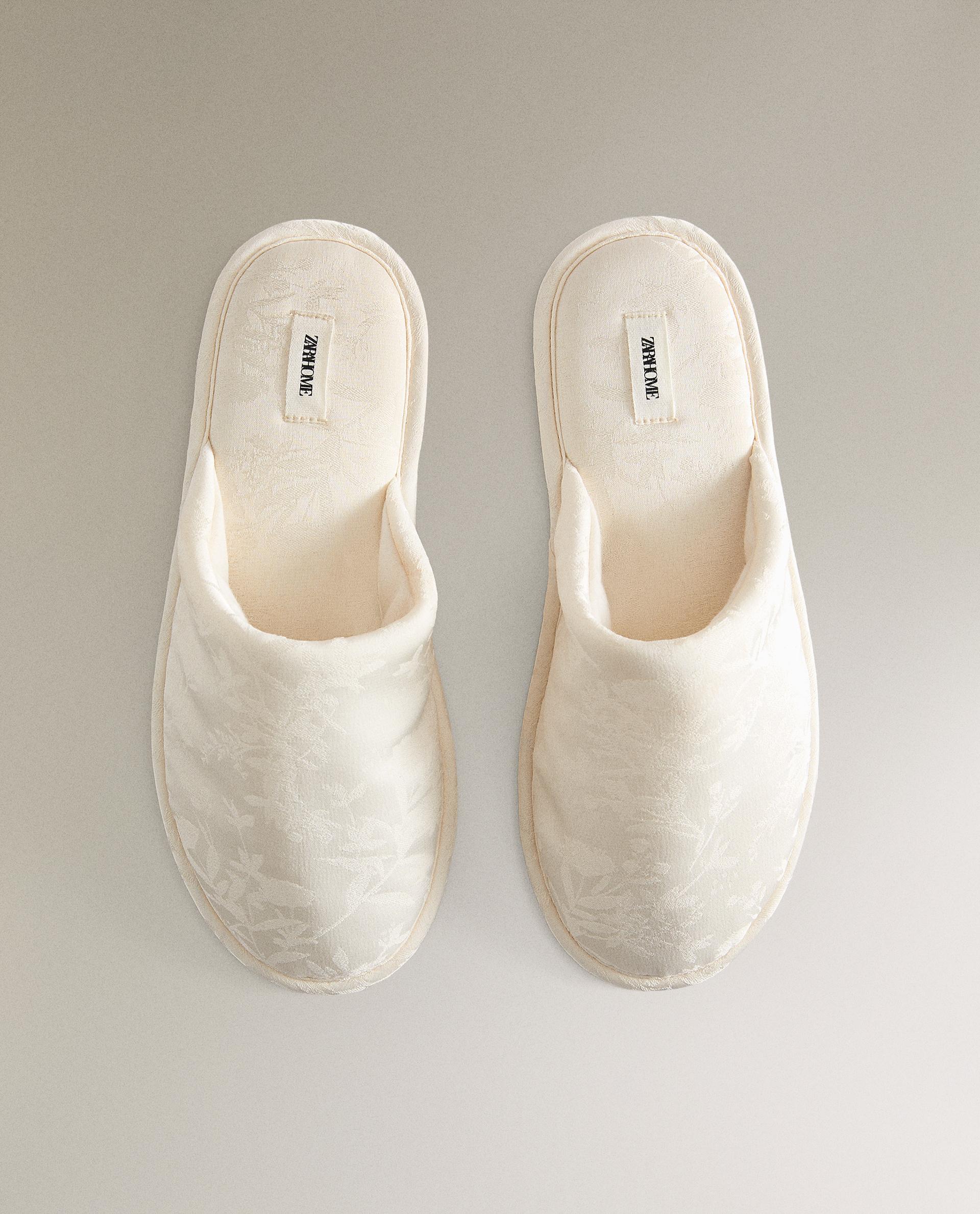 JACQUARD MULE SLIPPERS product thumbnail 2