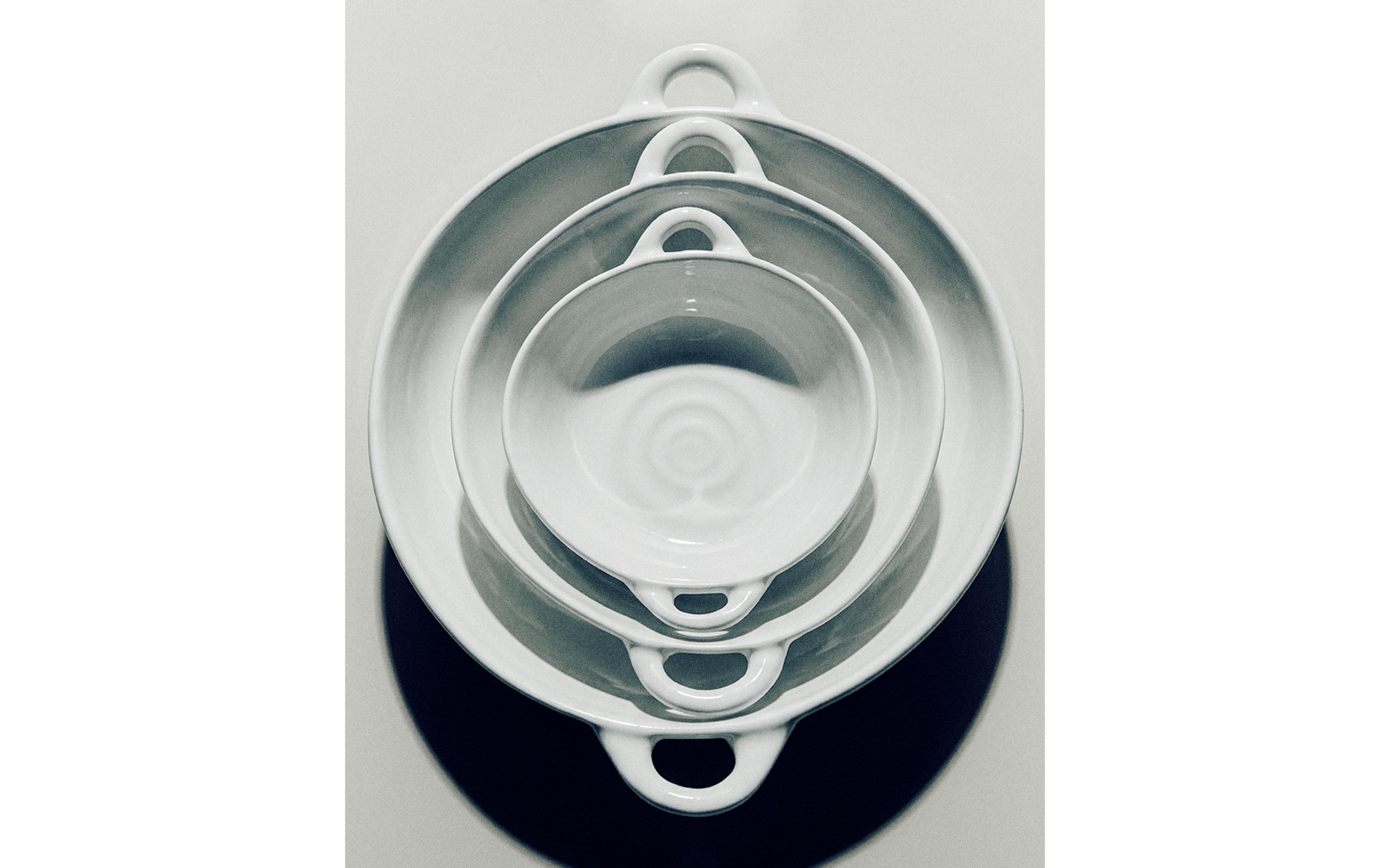 SERVING DISHES AND CUTLERY product thumbnail 18
