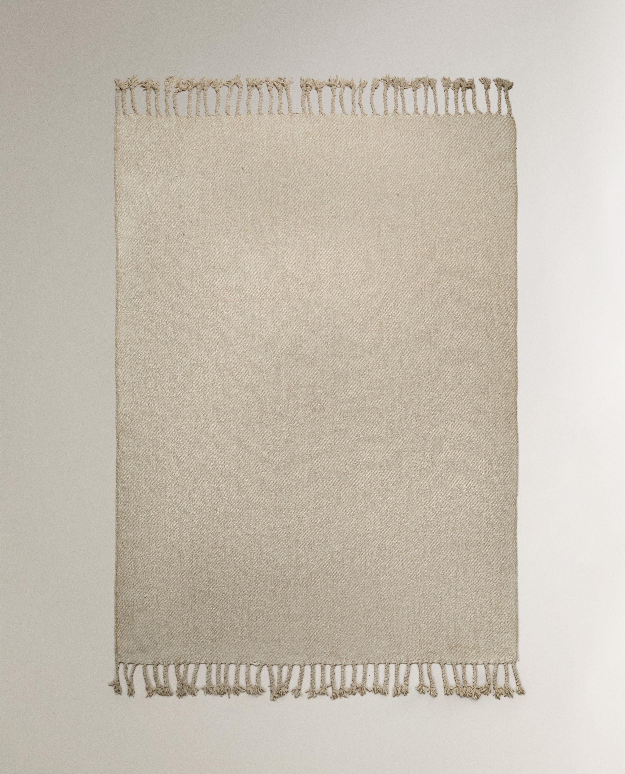 FRINGED DECORATIVE THROW product thumbnail 2