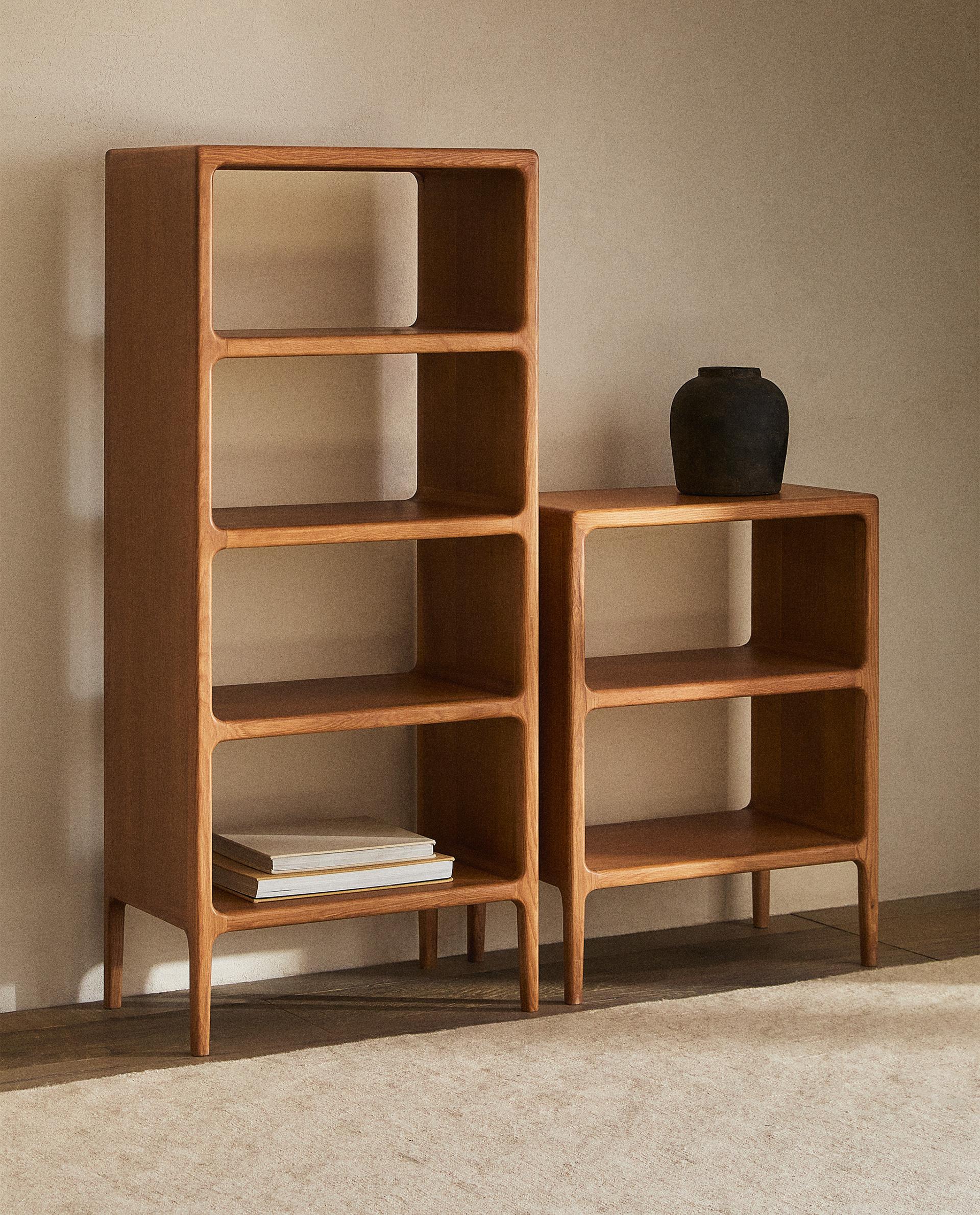 HIGH HONEY OAK BOOKCASE