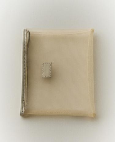 SMALL MESH MAKEUP BAG
