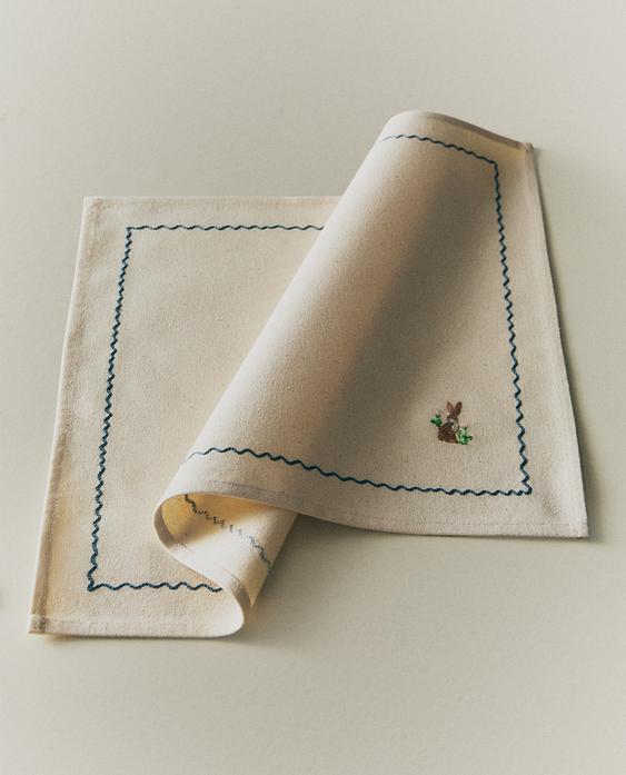 COTTON PLACEMAT WITH RABBIT EMBROIDERY