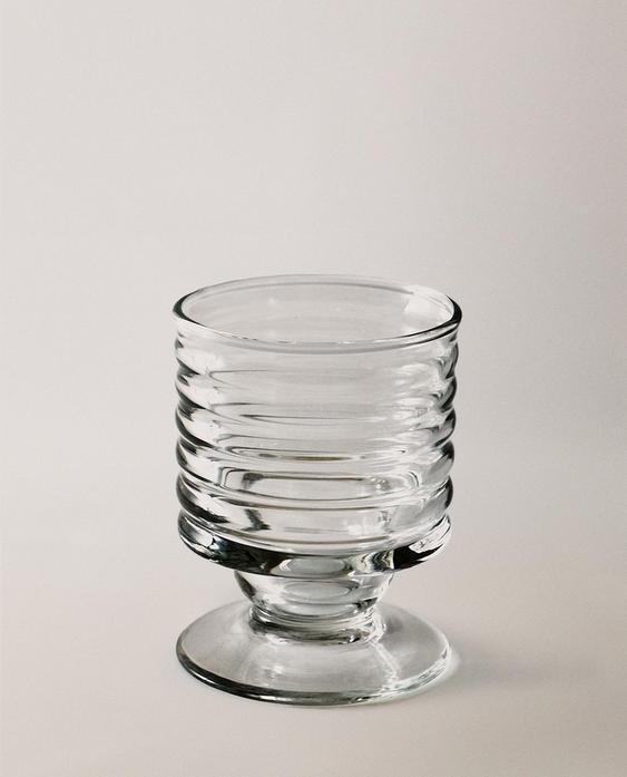 GLAS MIT LINIENRELIEF GLAS MIT LINIENRELIEF