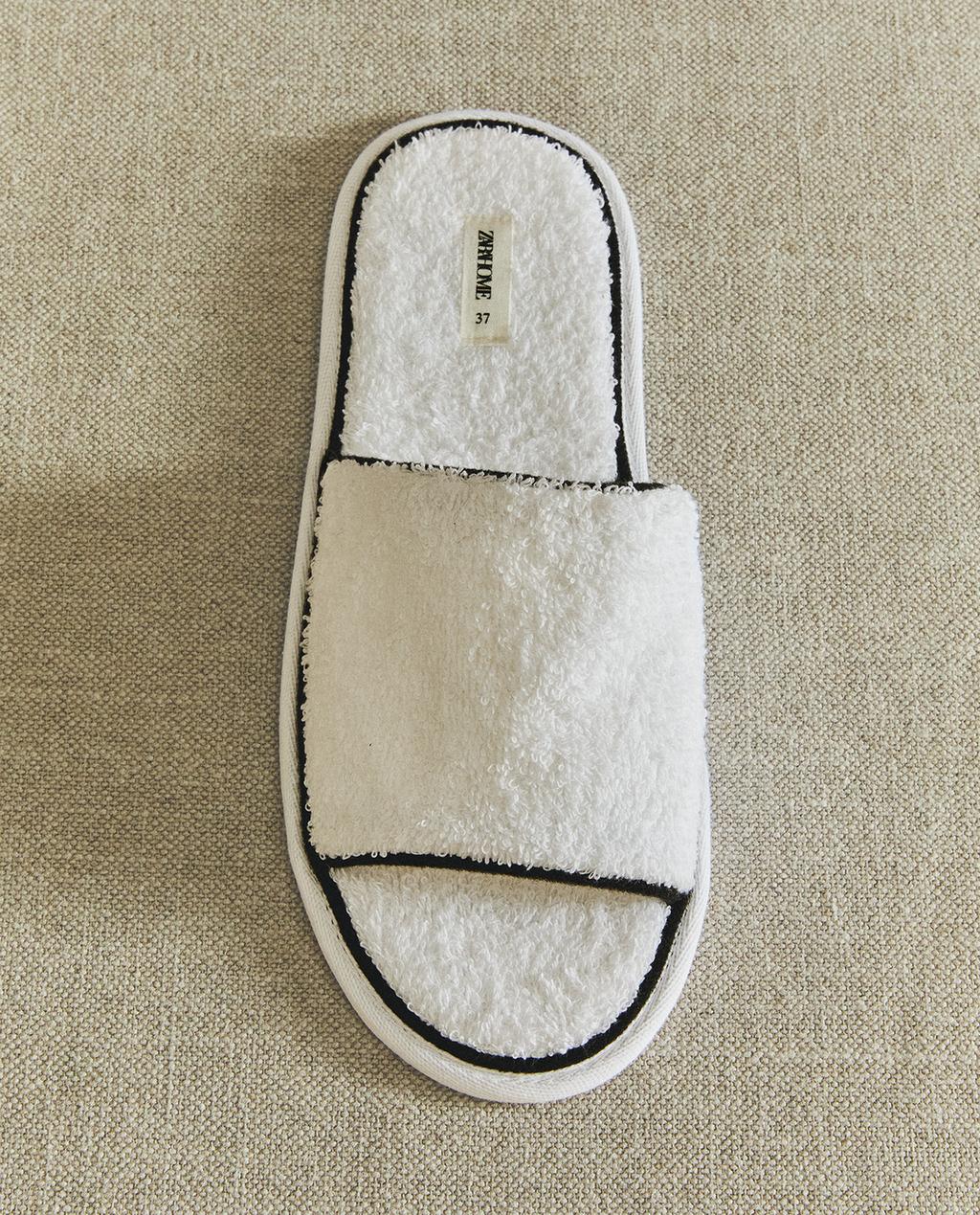 TERRY SLIDERS WITH PIPING