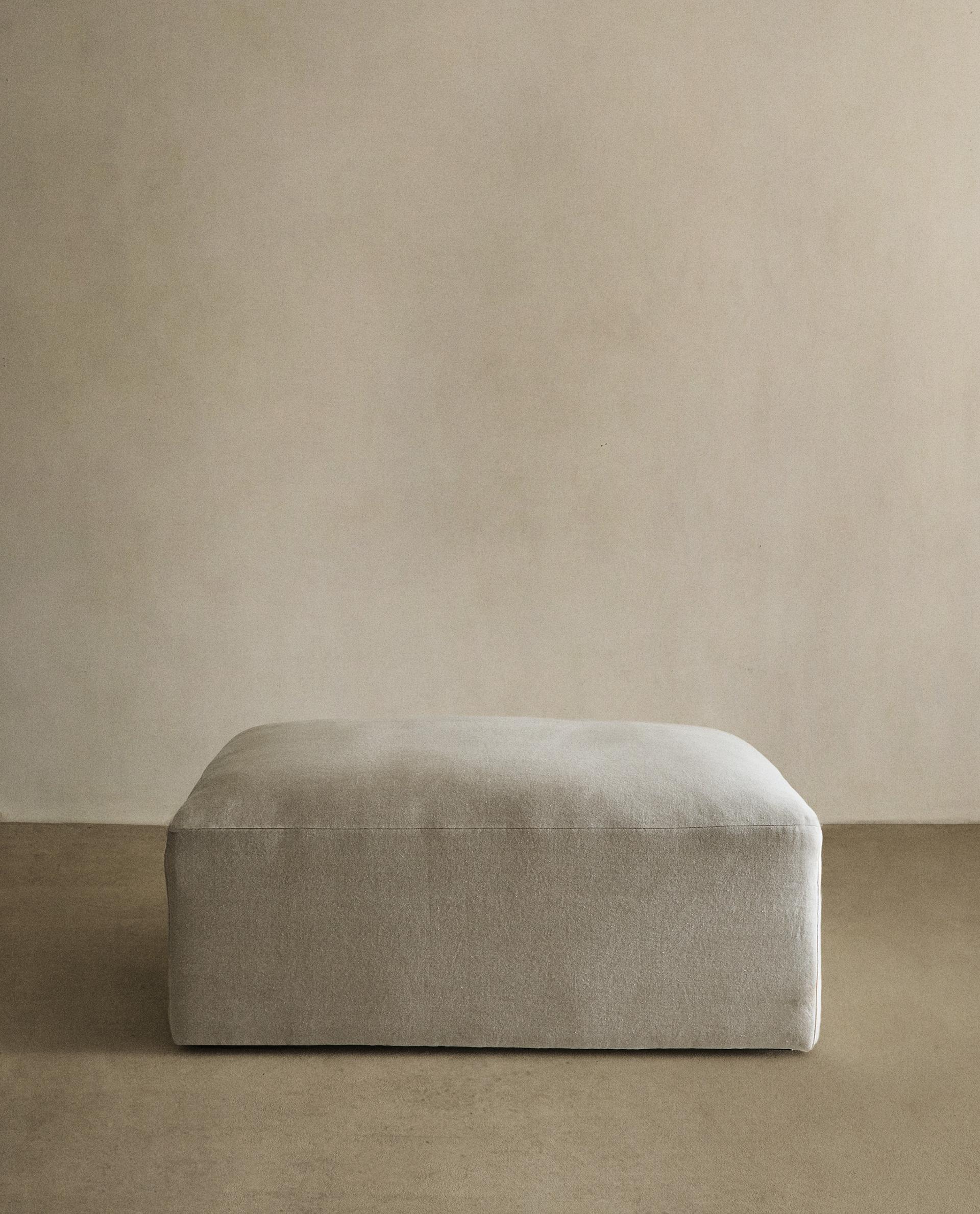 WASHED LINEN POUF WASHED LINEN POUF
