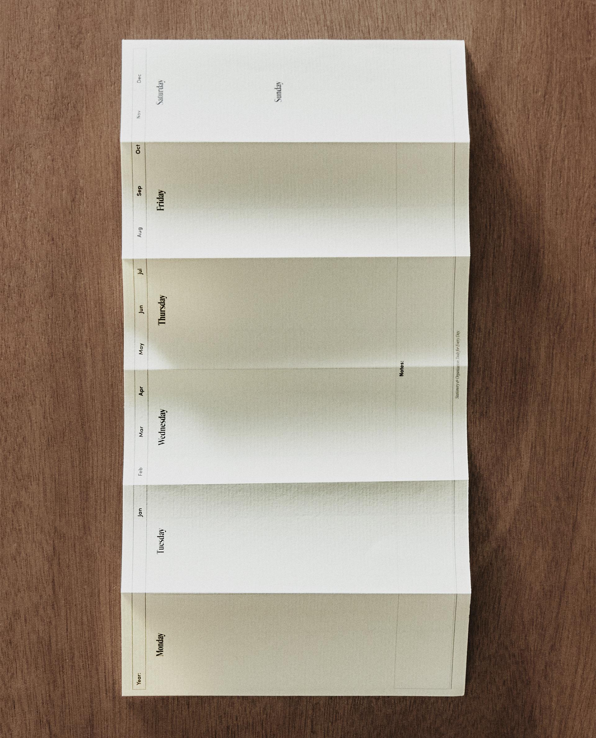 WEEKLY STATIONERY PLANNER