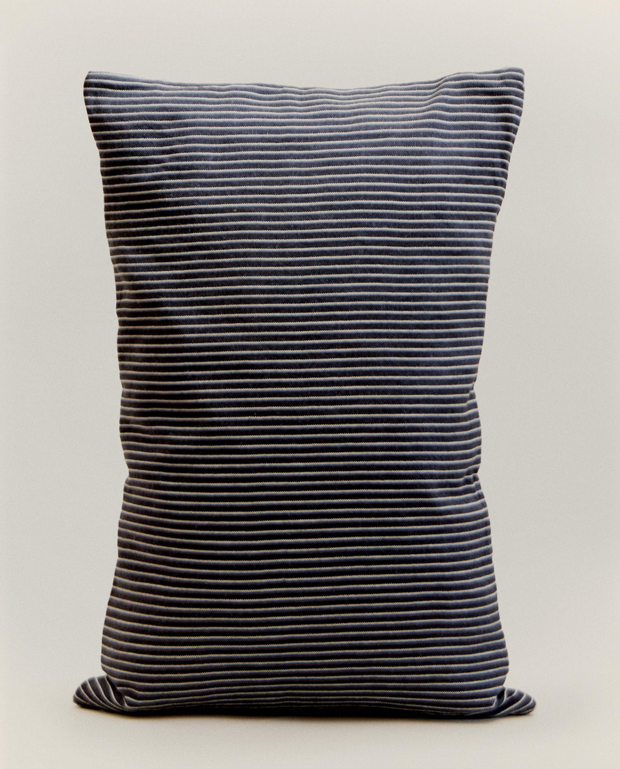 CUSHION COVERS AND VASE product thumbnail 8