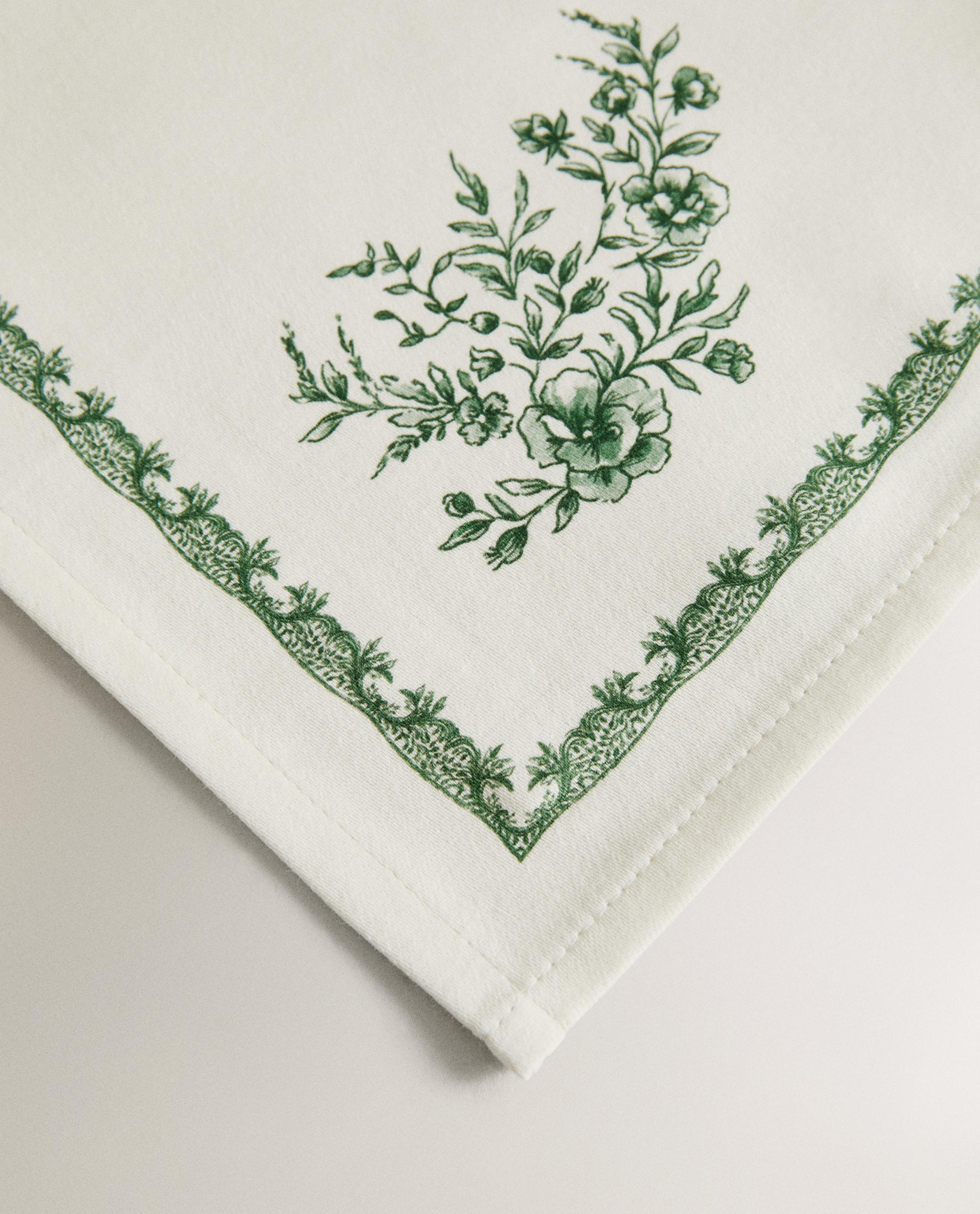 PACK OF FLORAL SATIN NAPKINS (PACK OF 2) product thumbnail 7