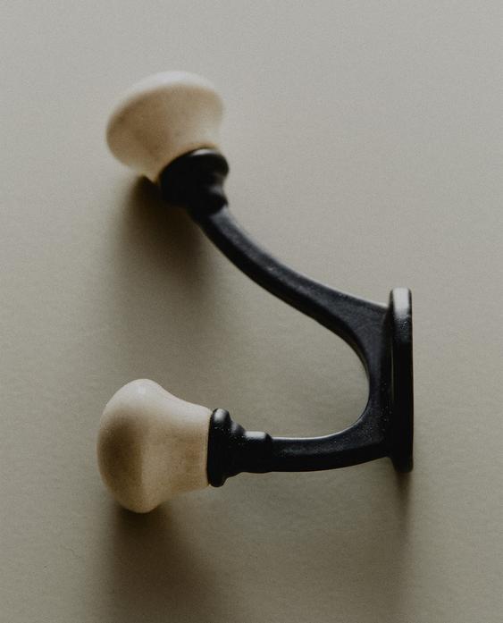 CERAMIC HOOK