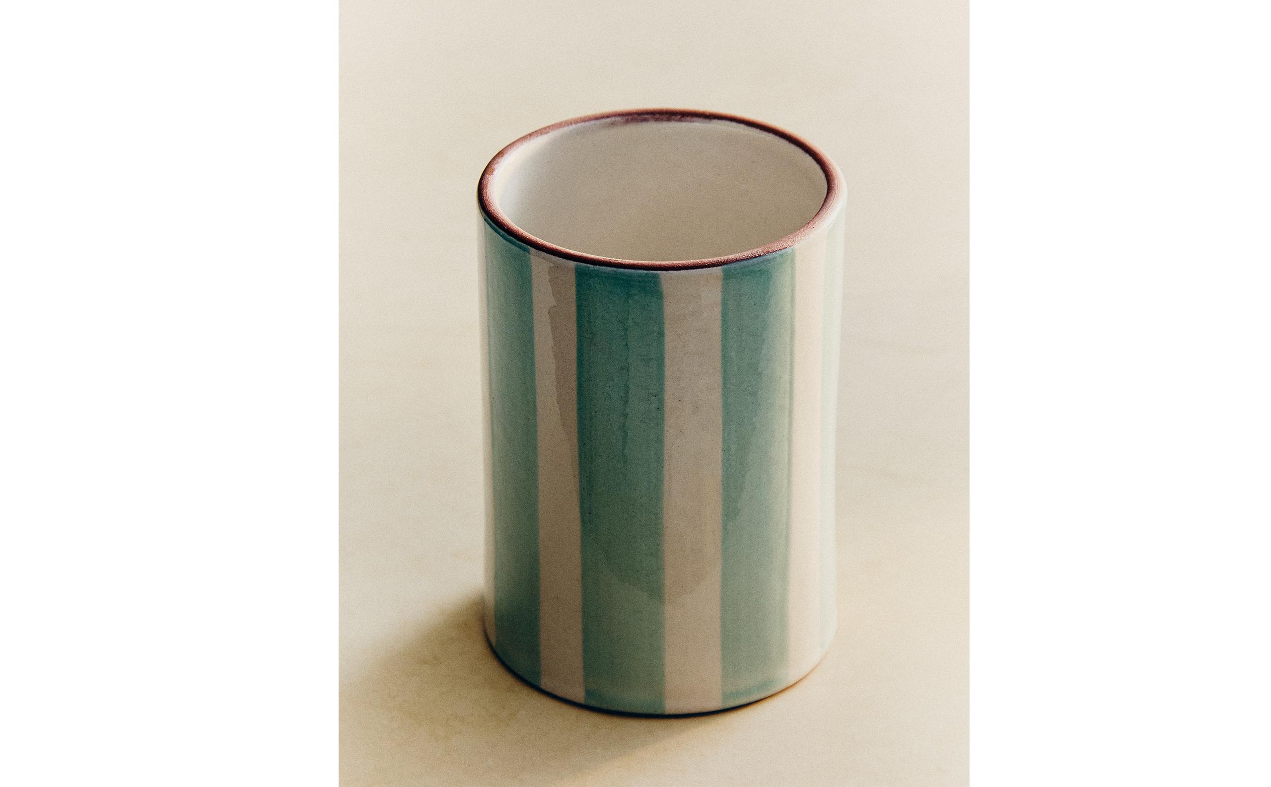 STRIPED CERAMIC TOOTHBRUSH HOLDER product thumbnail 2